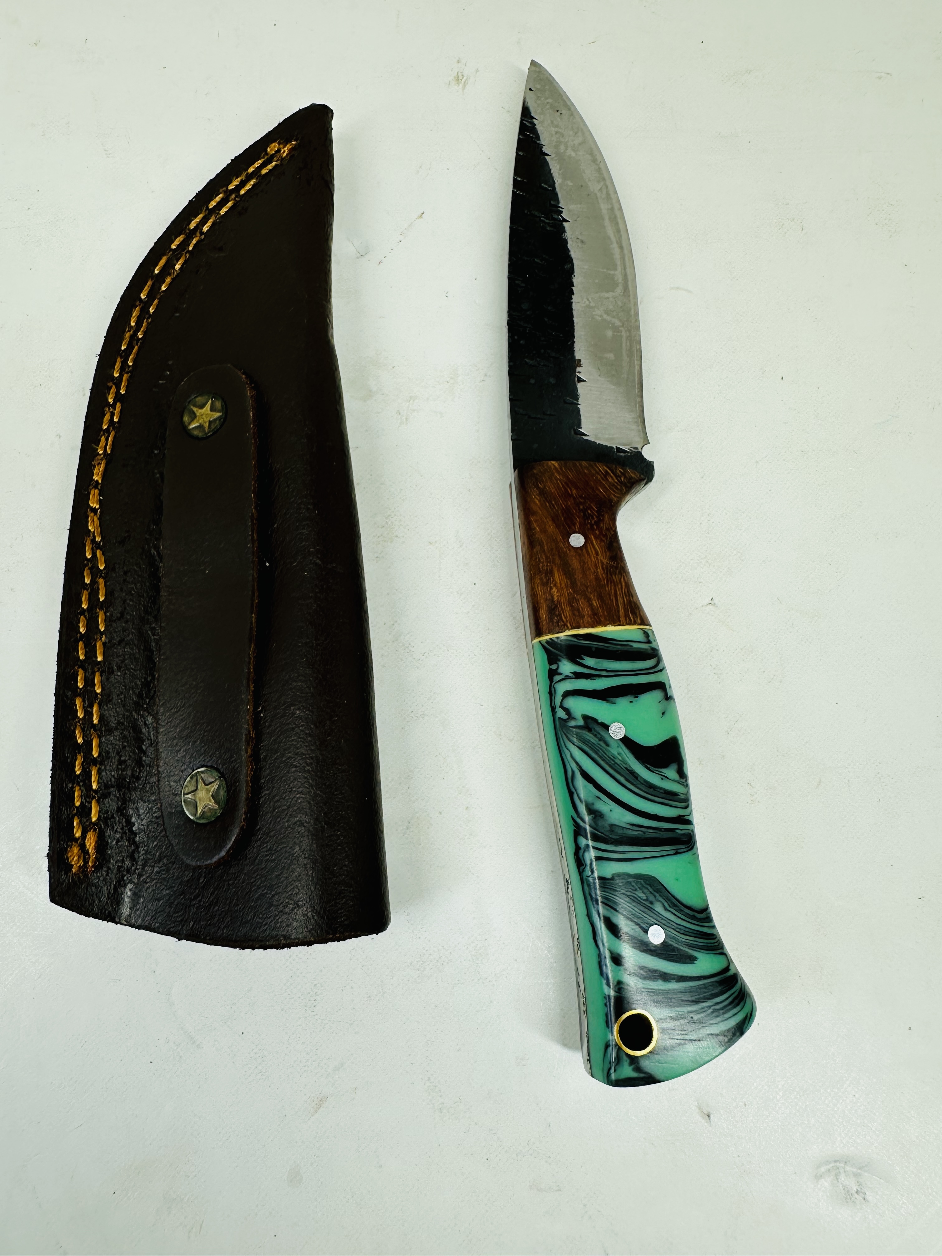 VERDANT RIVER HUNTER RESIN KNIFE