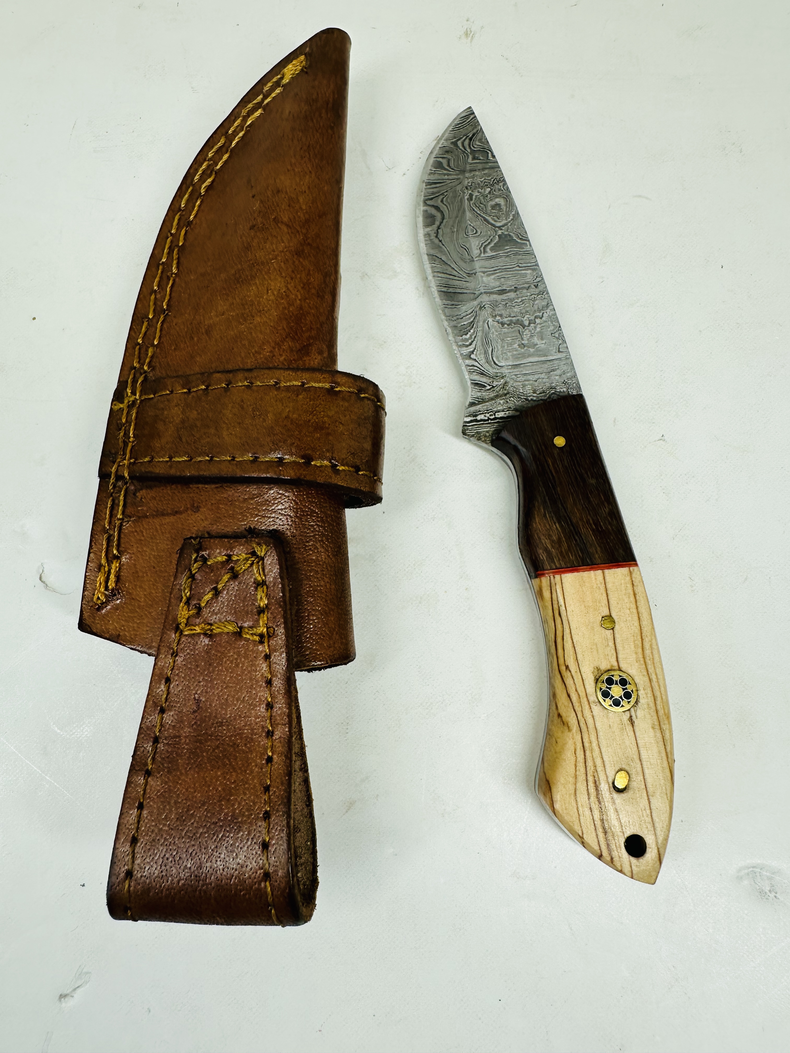 UNMARKED DAMASCUS HUNTING KNIFE, MODERN