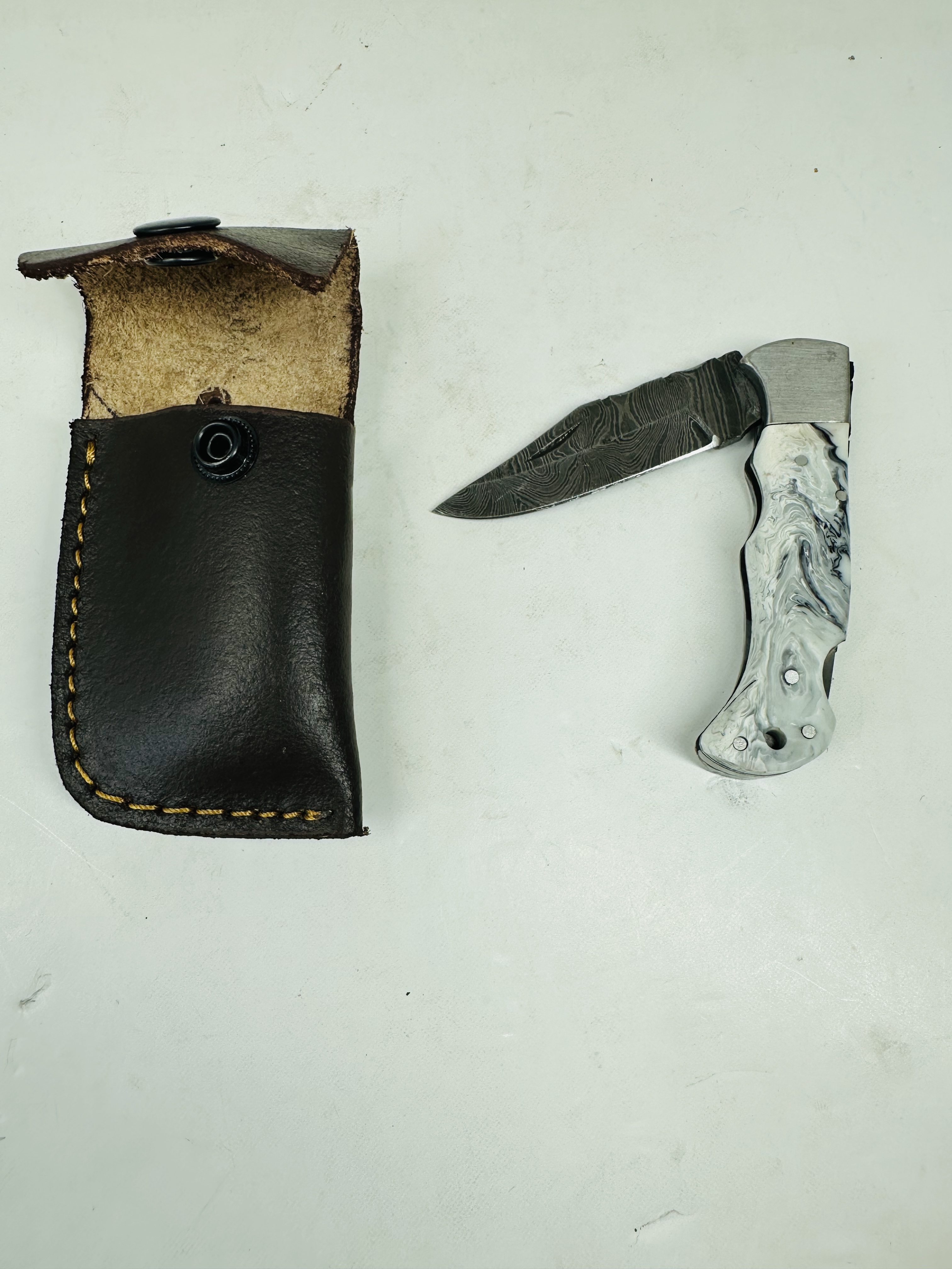 MODERN DAMASCUS STEEL FOLDING KNIFE