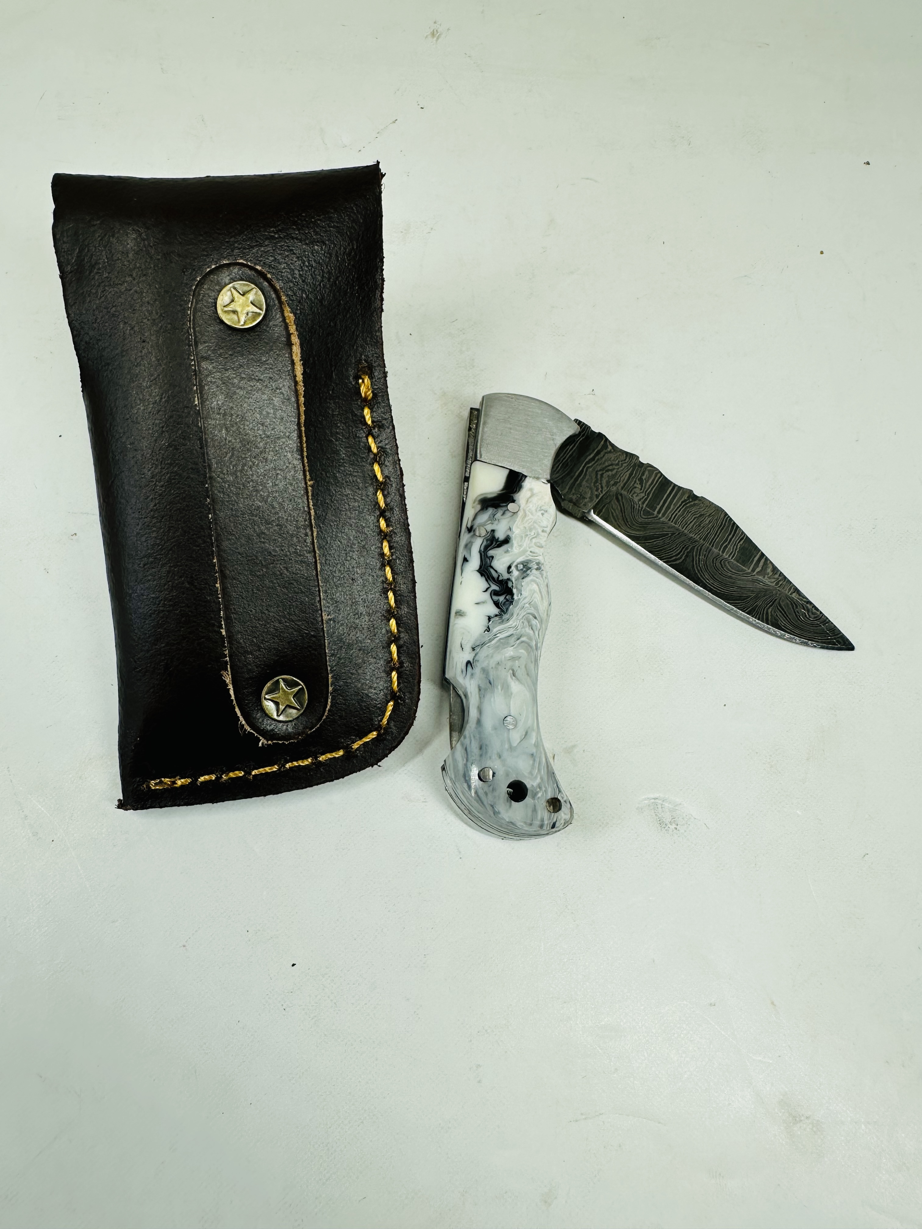 MODERN DAMASCUS STEEL FOLDING KNIFE