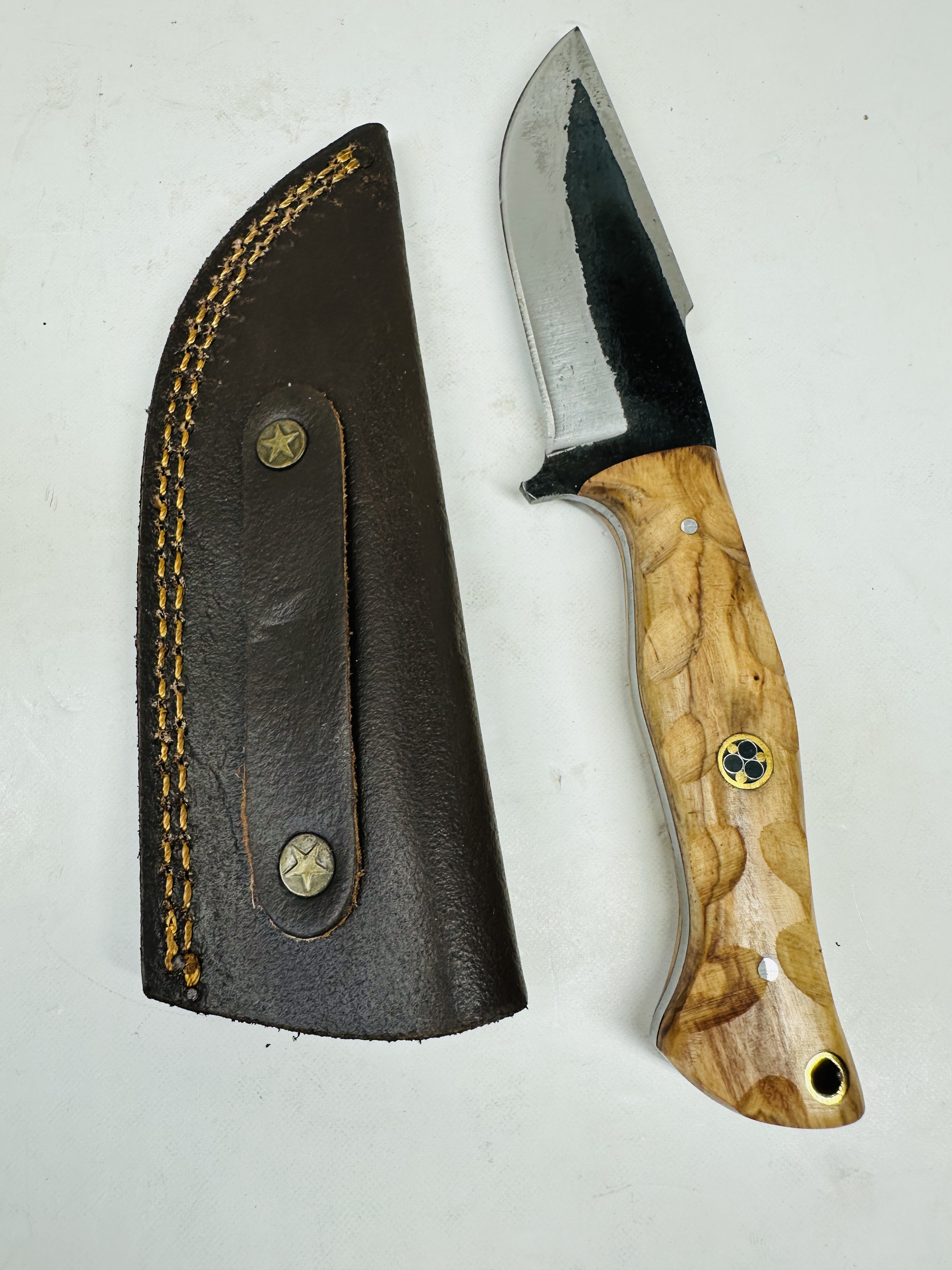 HANDMADE CARBON STEEL SKINNER KNIFE