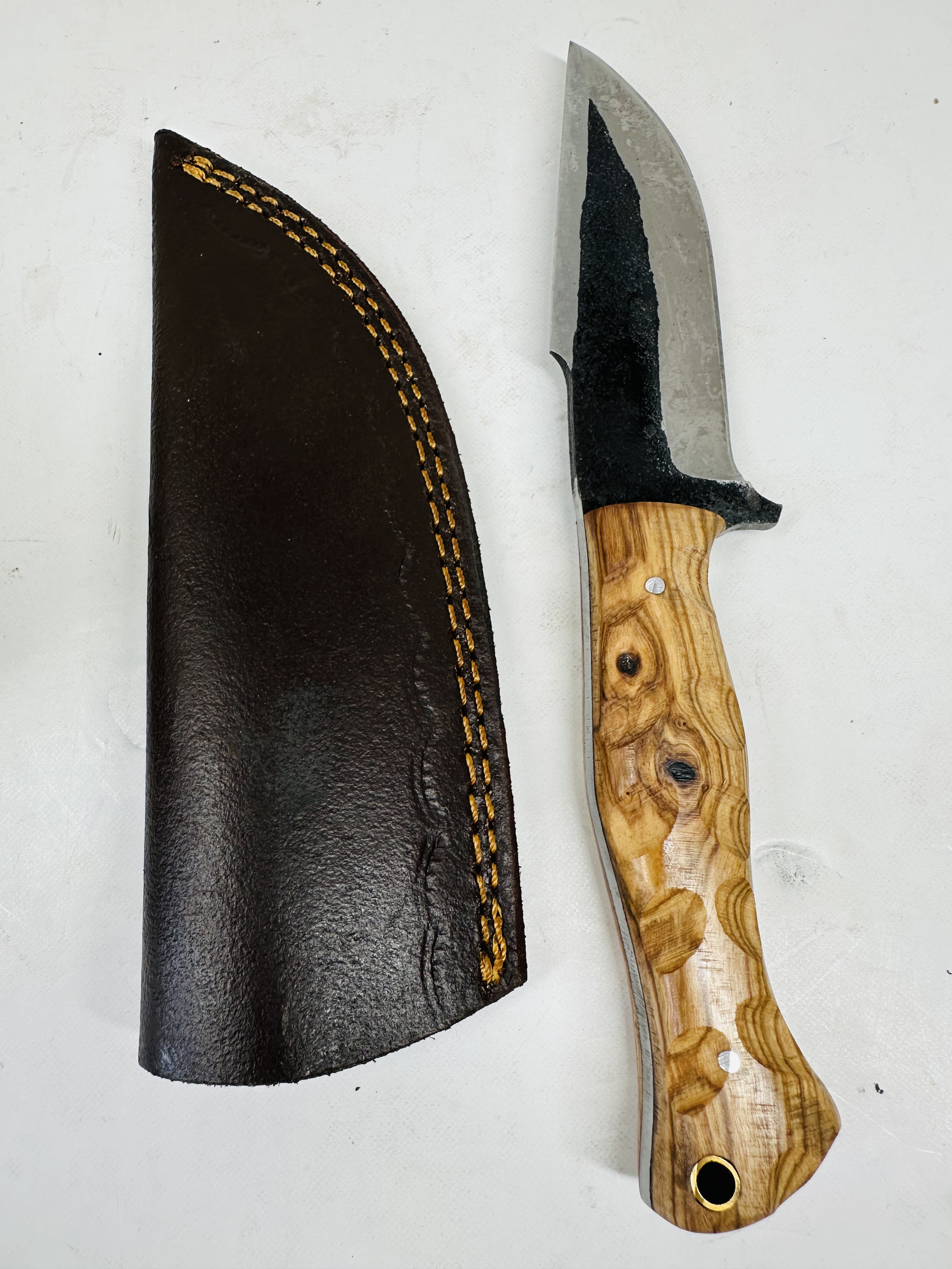 HANDMADE CARBON STEEL SKINNER KNIFE