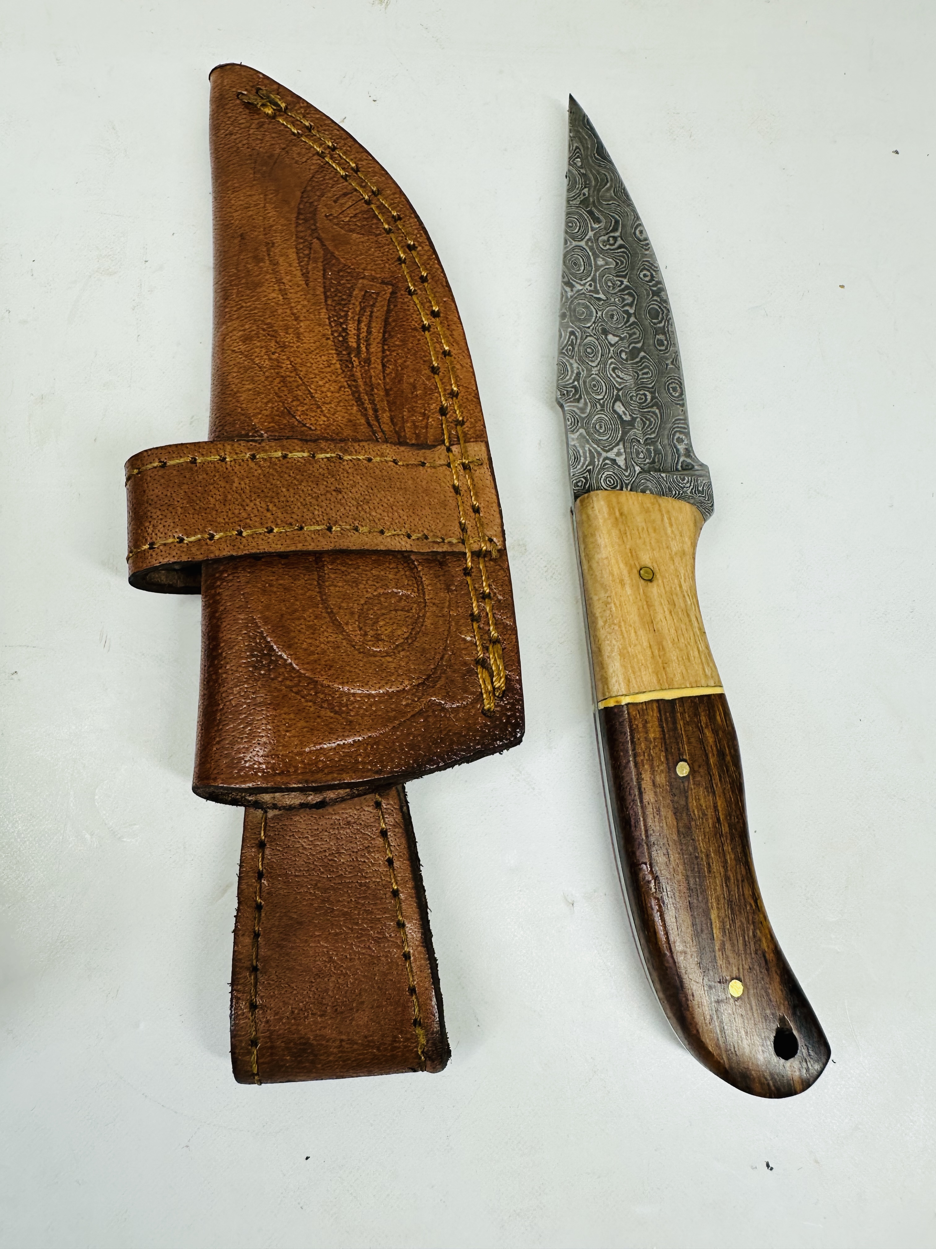 MODERN DAMASCUS STEEL HUNTING KNIFE