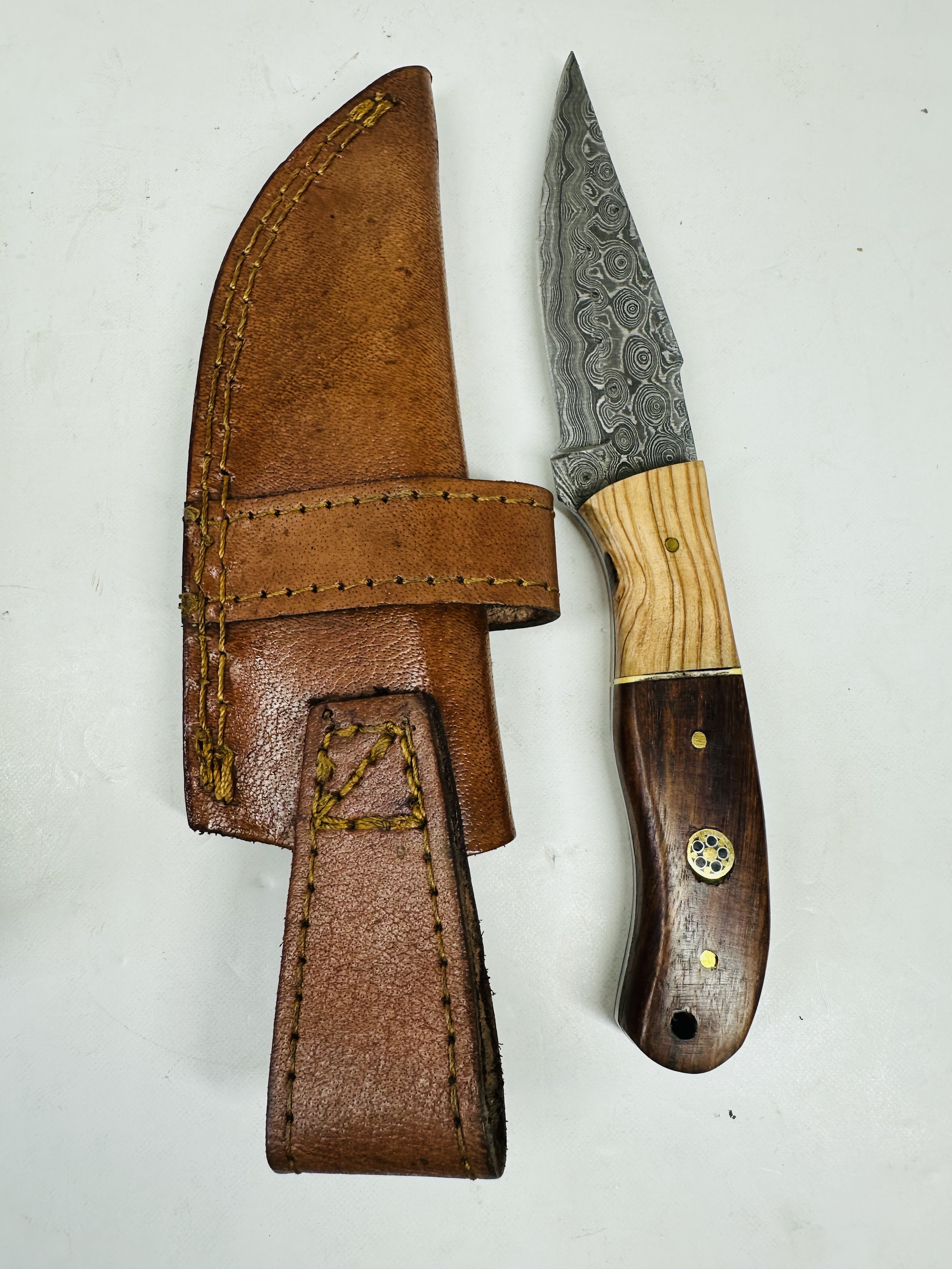 MODERN DAMASCUS STEEL HUNTING KNIFE