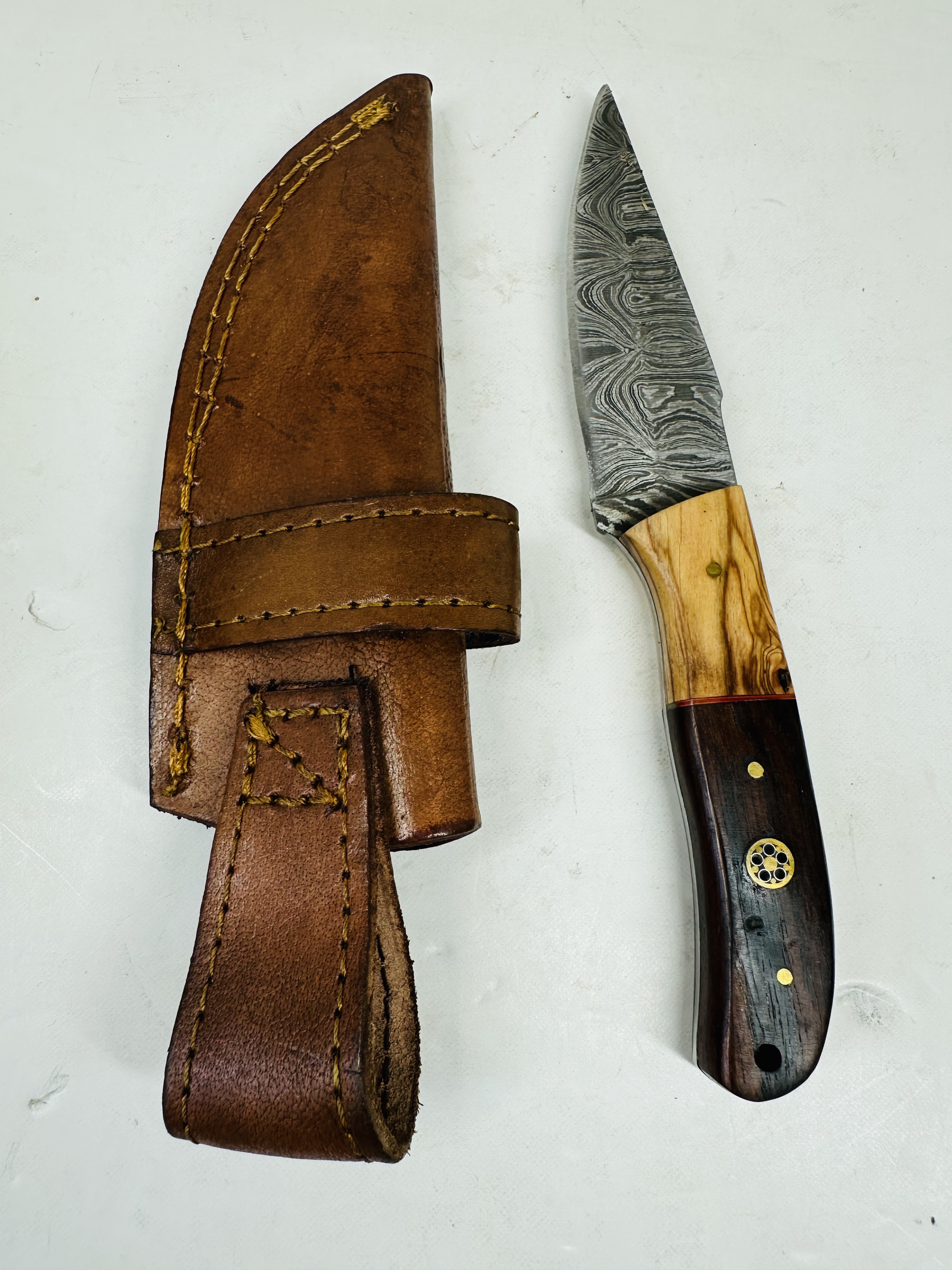 CUSTOM DAMASCUS STEEL HUNTING KNIFE