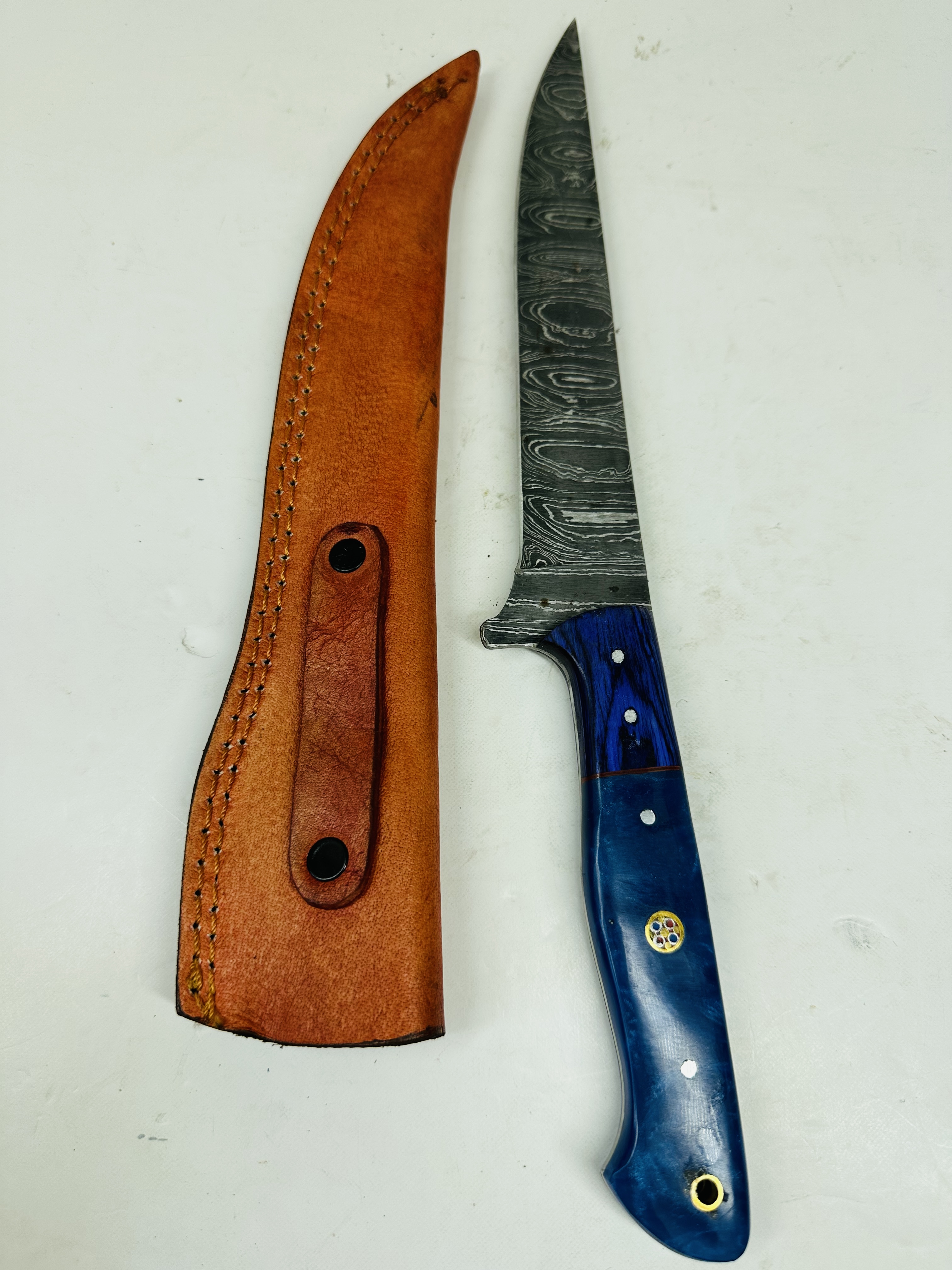 CUSTOM DAMASCUS STEEL HUNTING KNIFE, MODERN