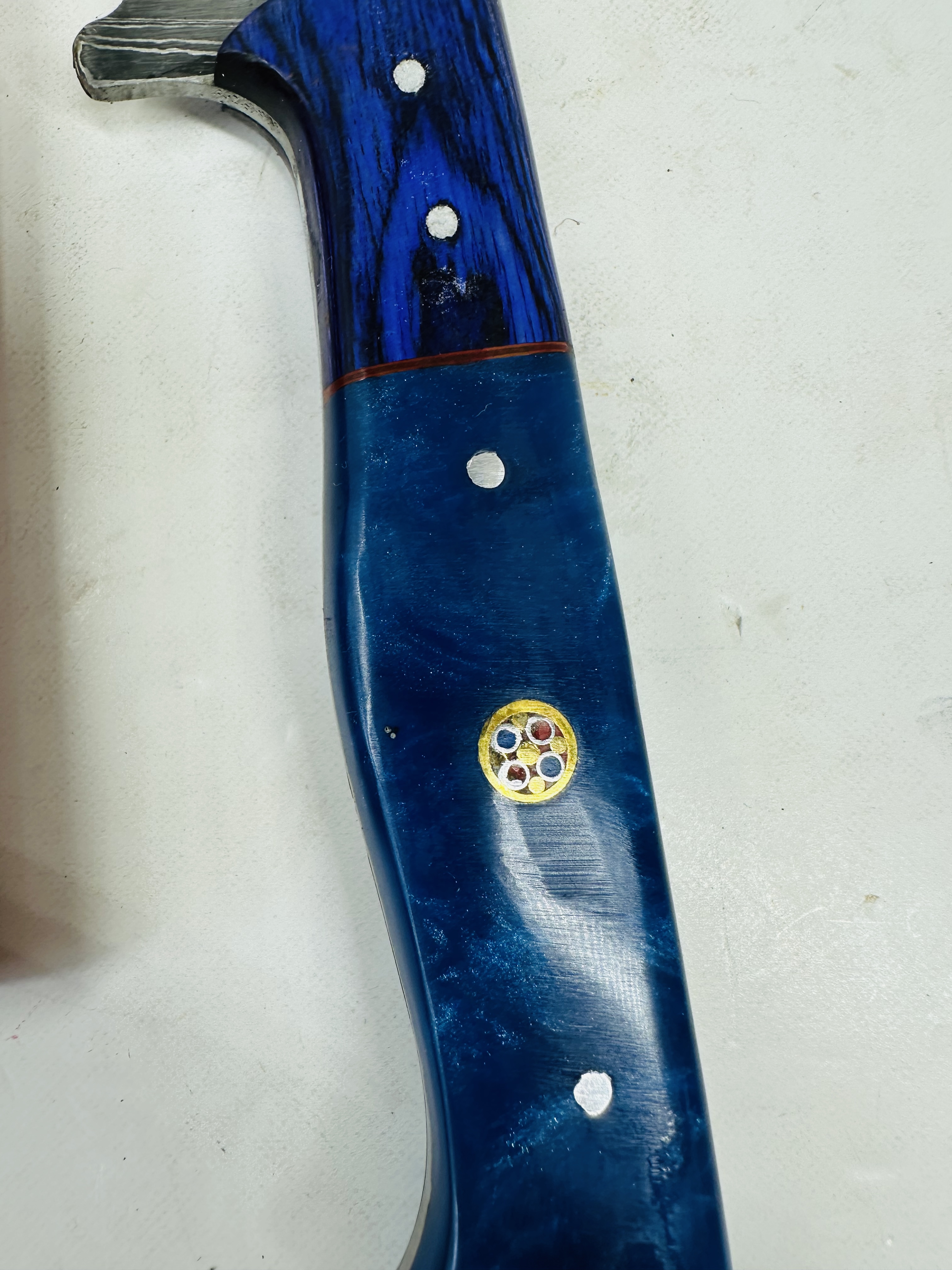 CUSTOM DAMASCUS STEEL HUNTING KNIFE, MODERN