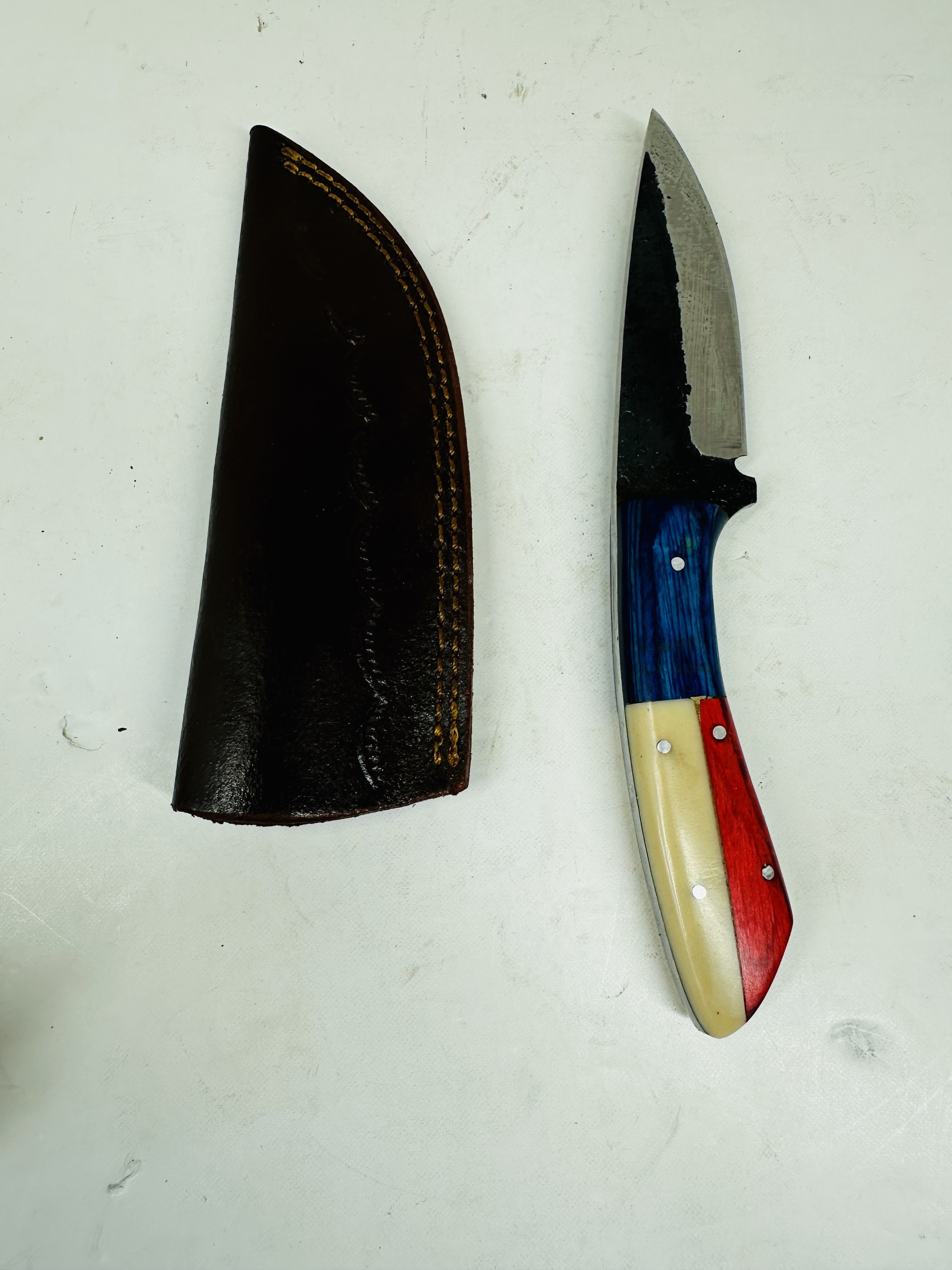 HANDCRAFTED PATRIOTIC STEEL KNIFE, MODERN
