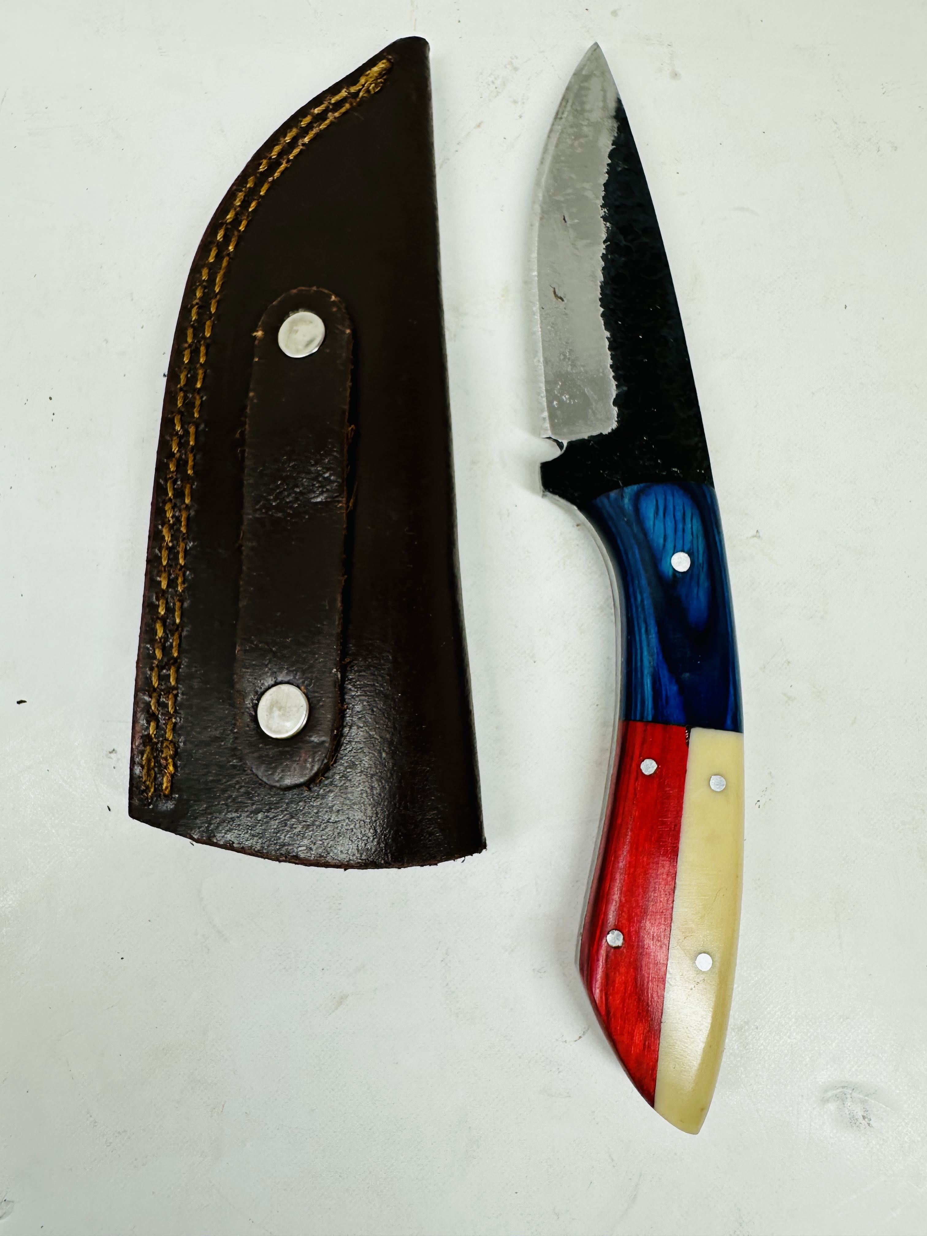 HANDCRAFTED PATRIOTIC STEEL KNIFE, MODERN
