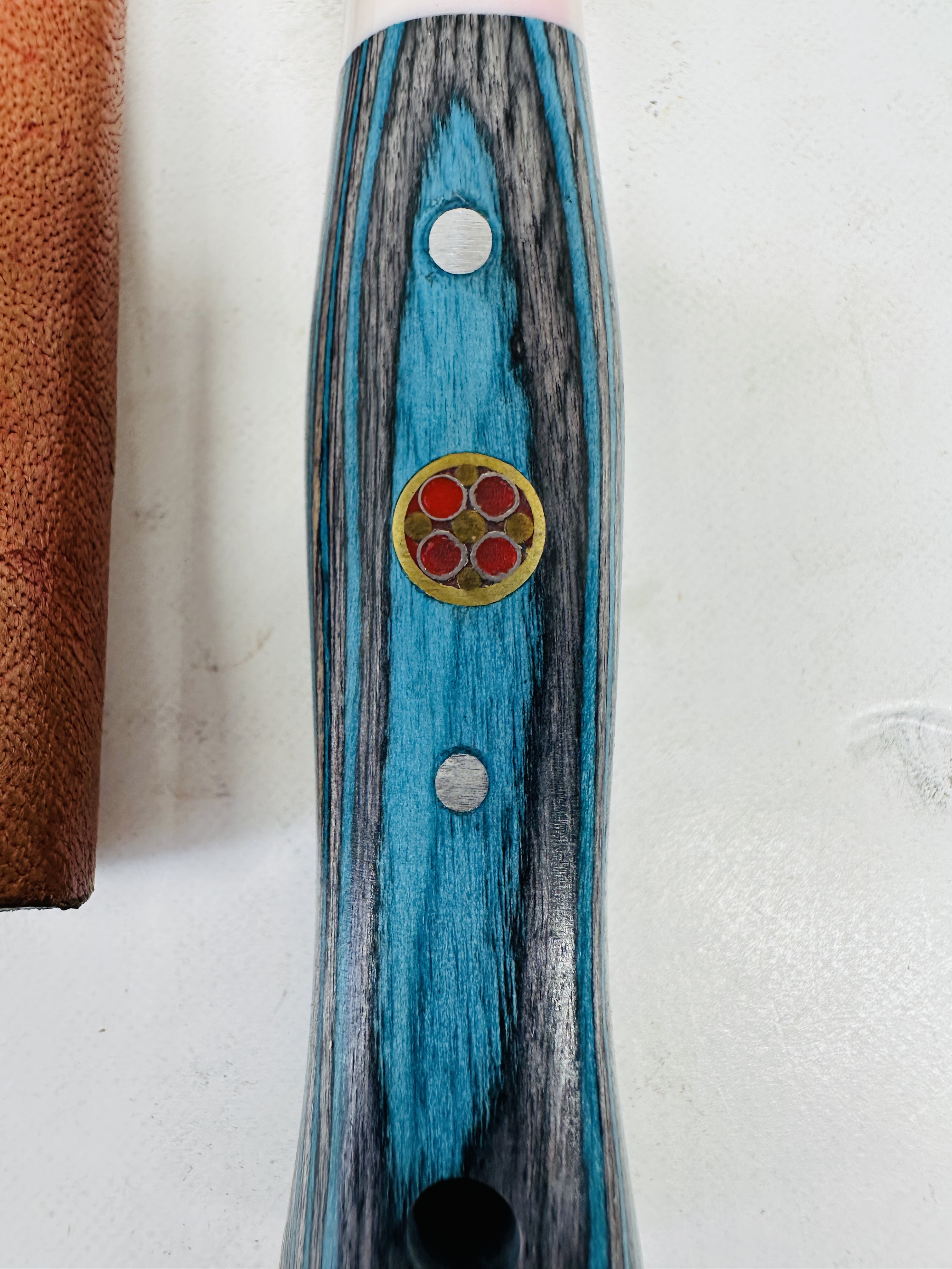LAMINATED WOOD AND STEEL UTILITY KNIFE