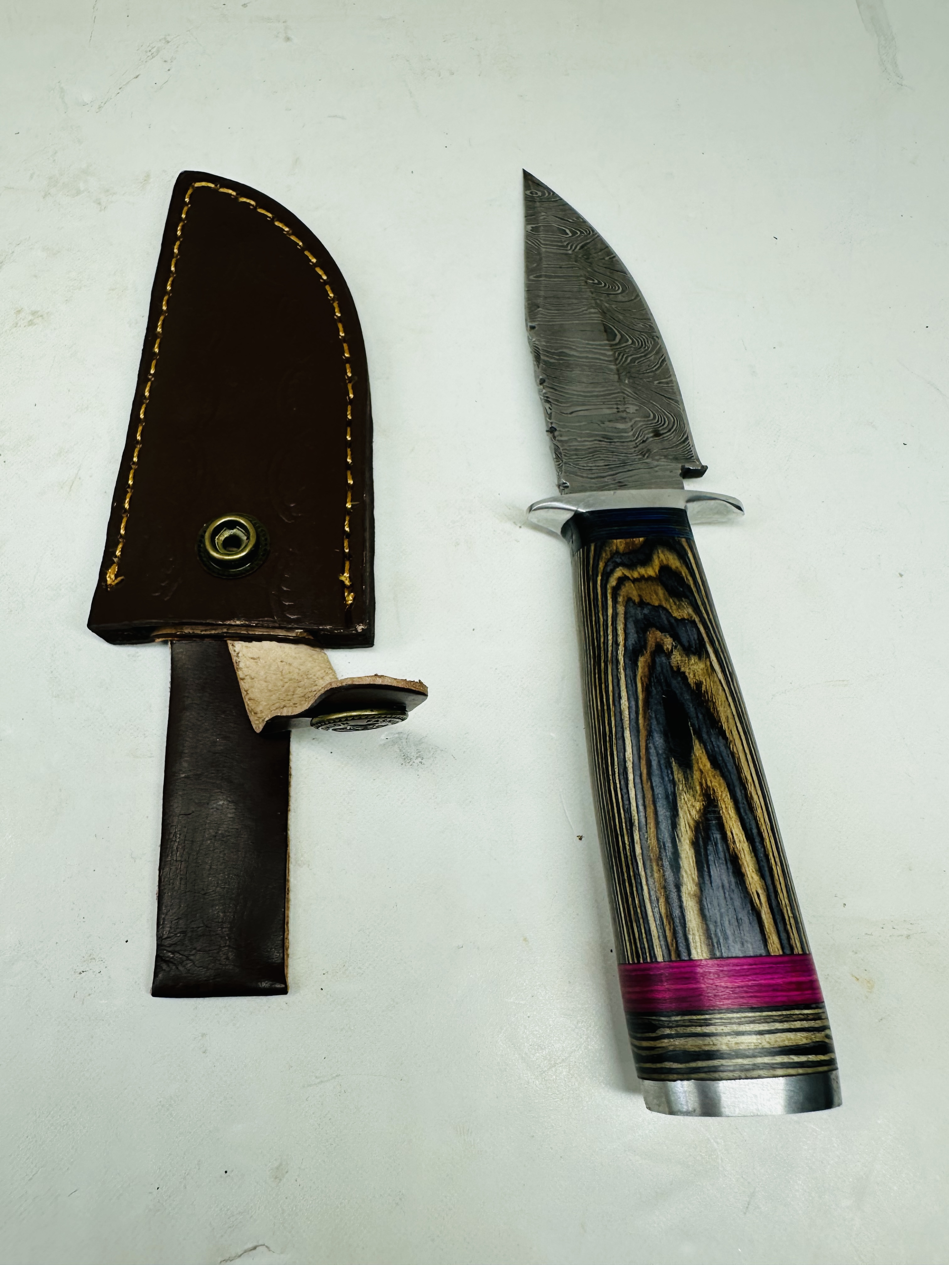 CUSTOM DAMASCUS STEEL HUNTING KNIFE