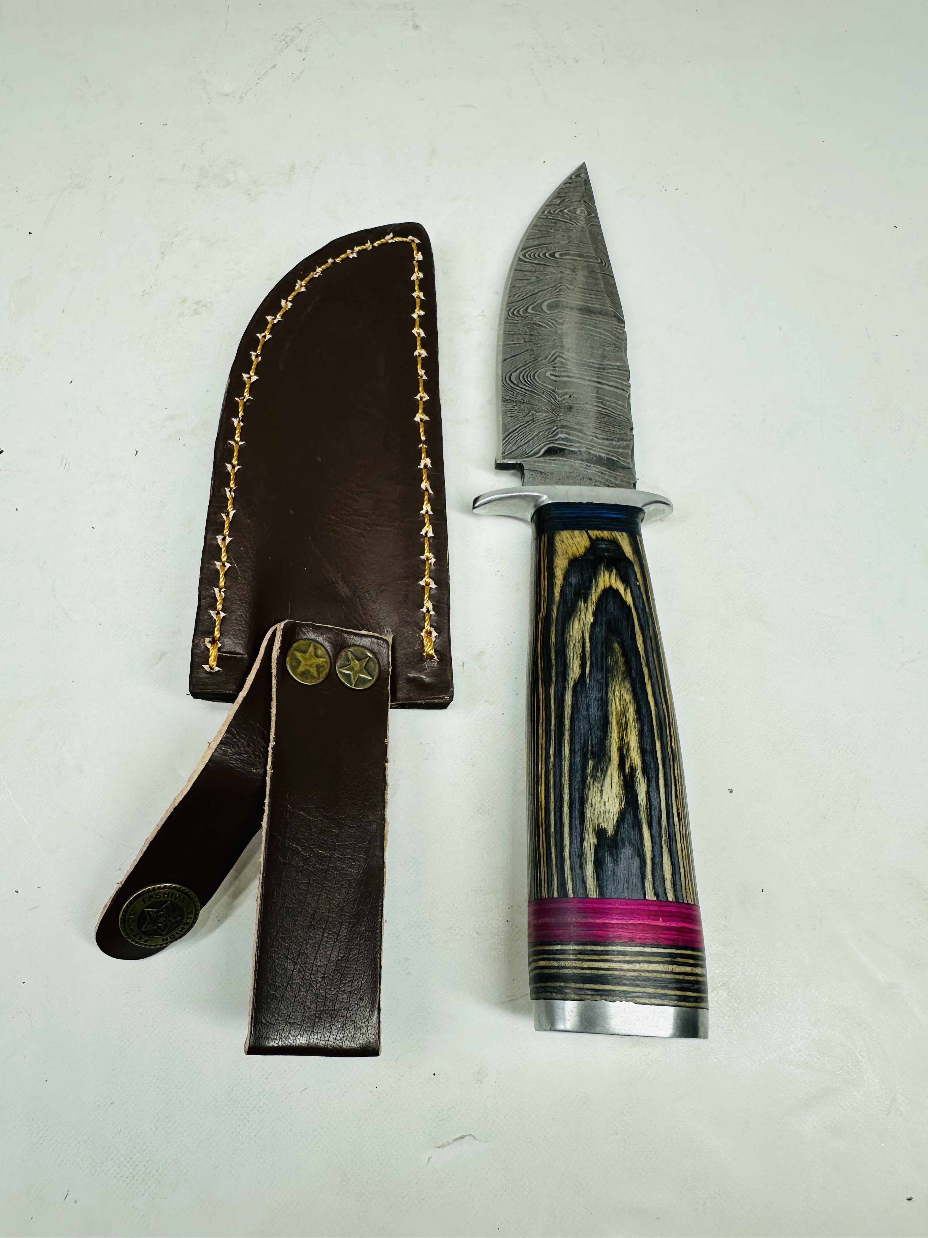 CUSTOM DAMASCUS STEEL HUNTING KNIFE