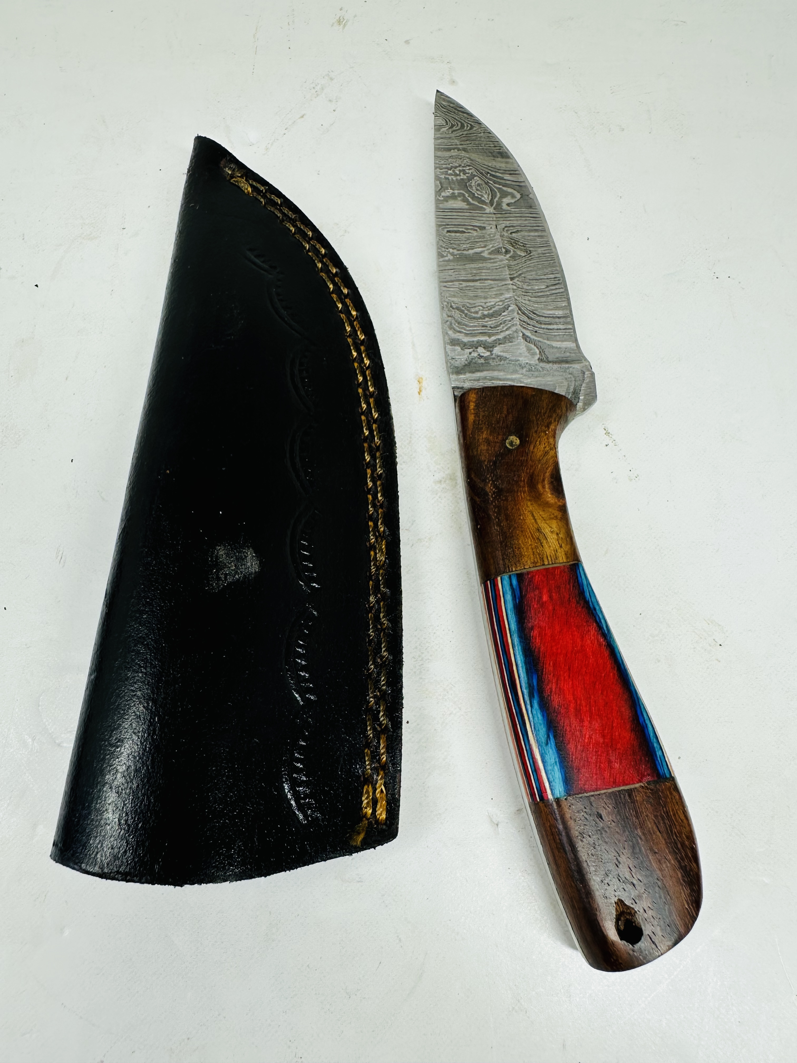 CUSTOM DAMASCUS STEEL SKINNING KNIFE