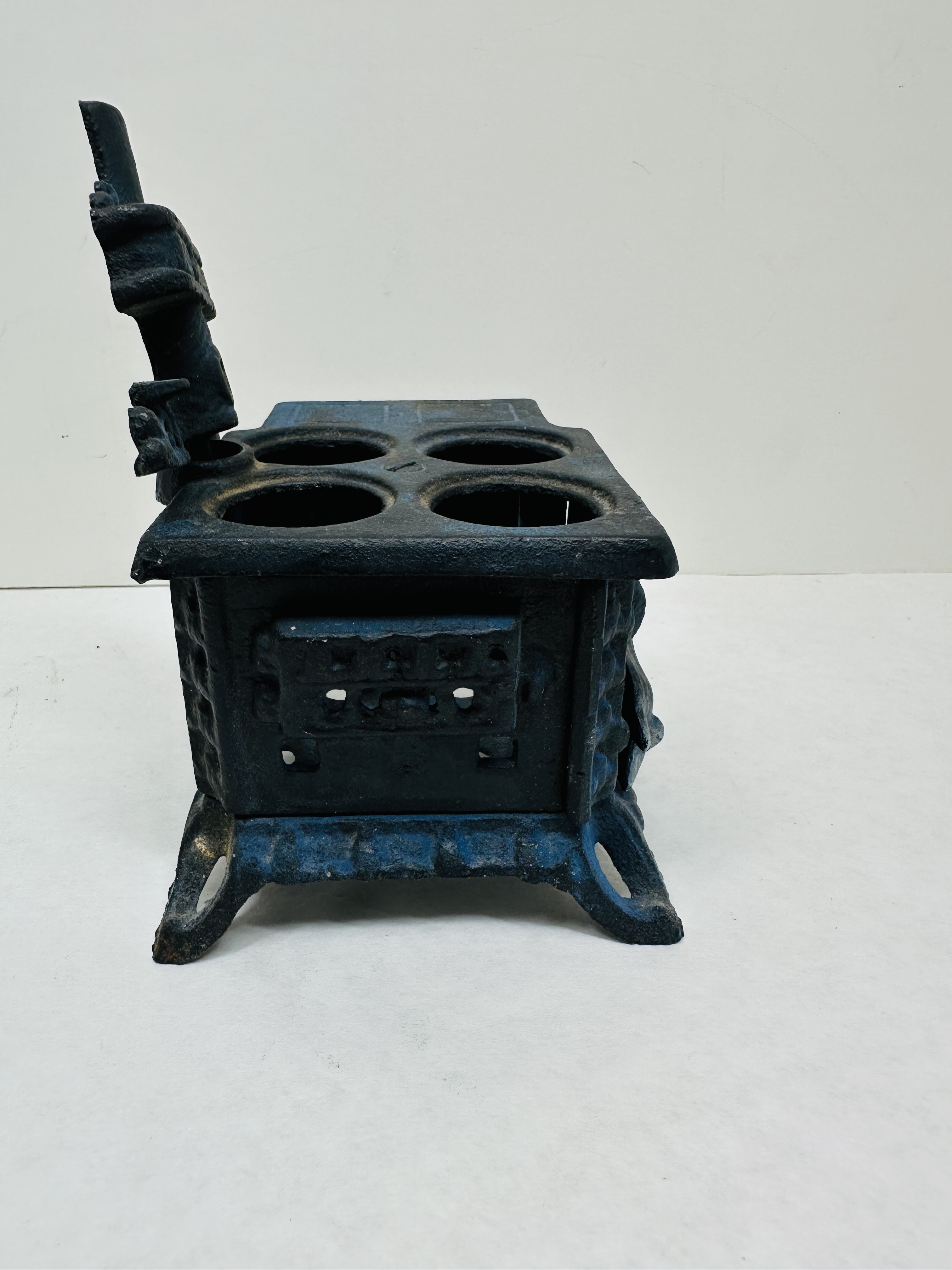 AAA QUEEN MINIATURE KITCHEN RANGE, 1900