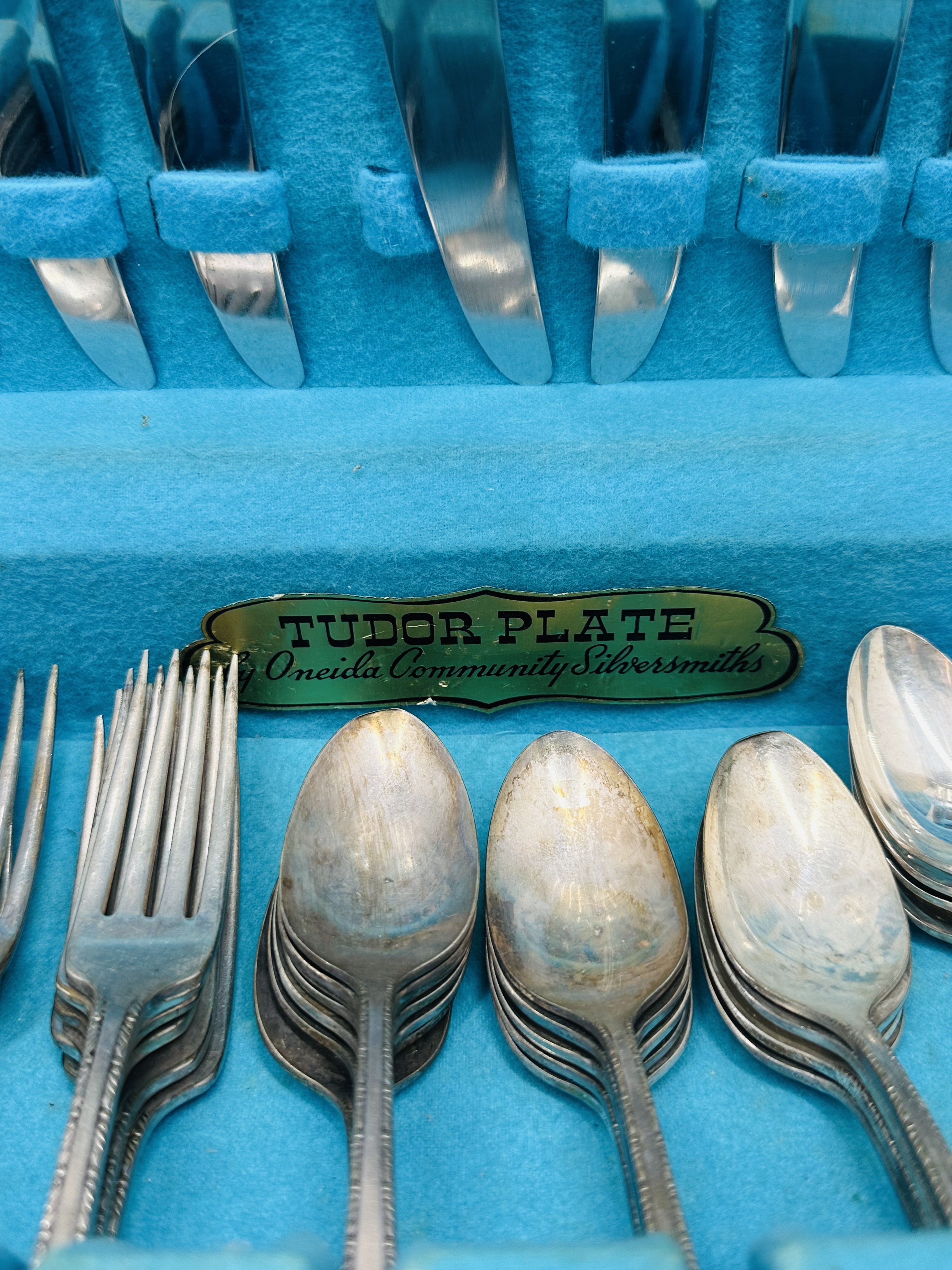 ONEIDA TUDOR PLATE SILVERPLATE FLATWARE, 1952