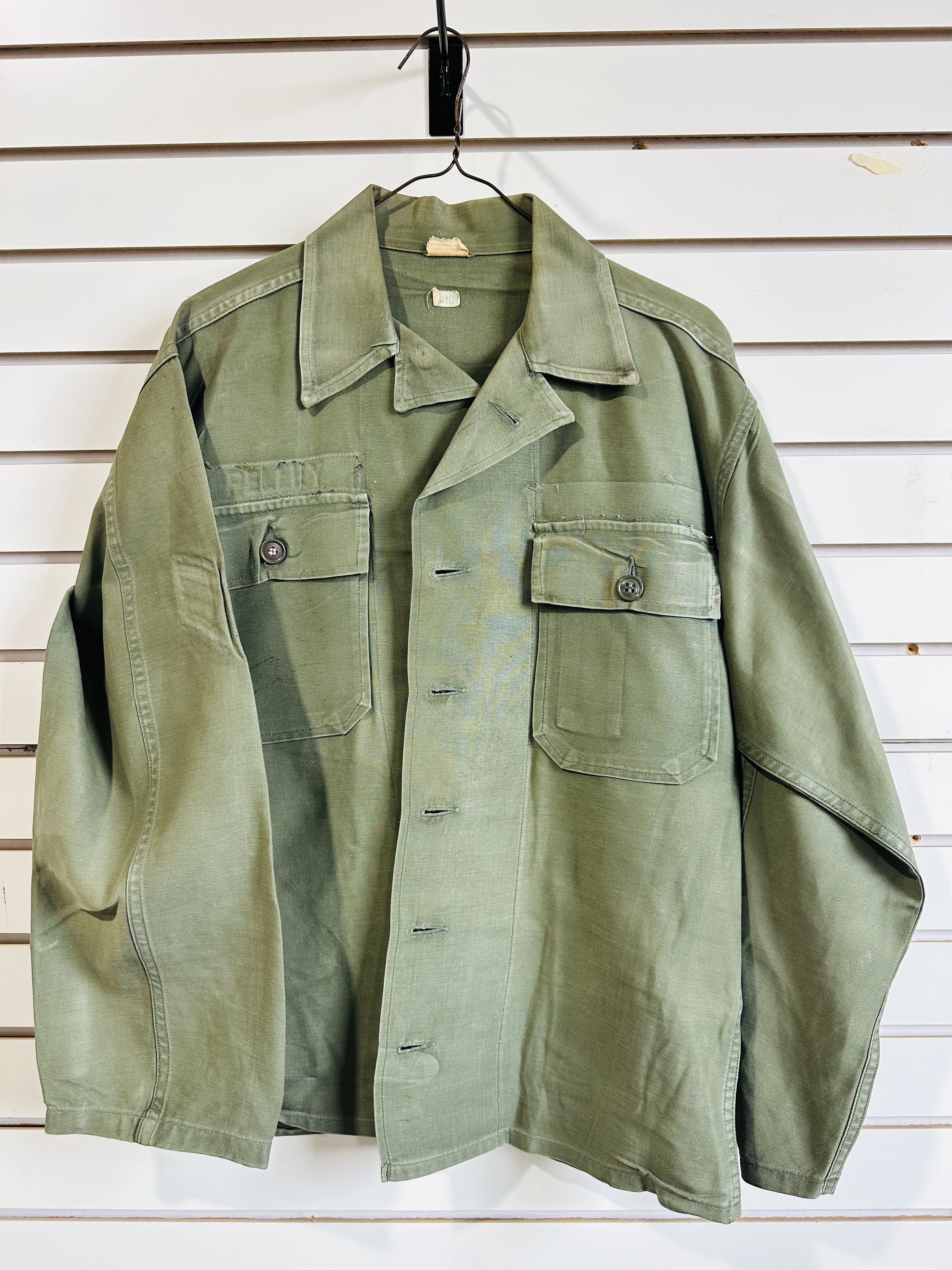 US ARMY OG-107 UTILITY SHIRT, C. 1960S