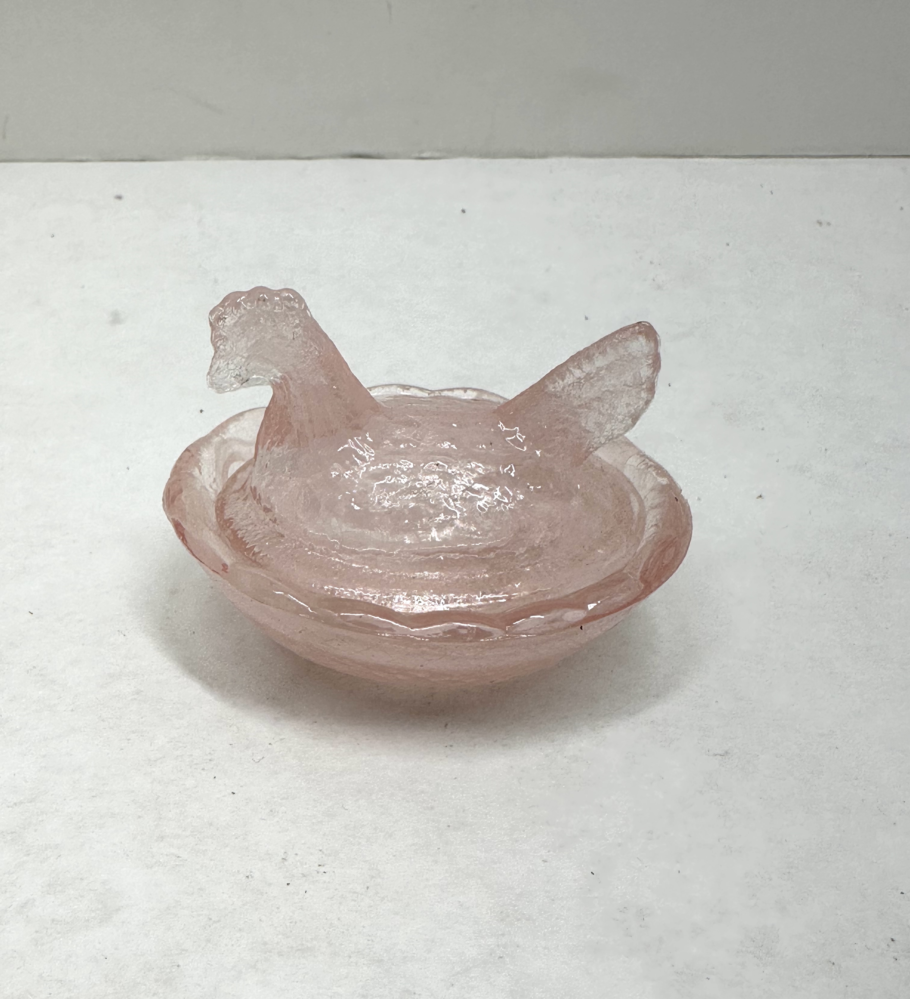 PINK PRESSED GLASS MINI HEN ON NEST