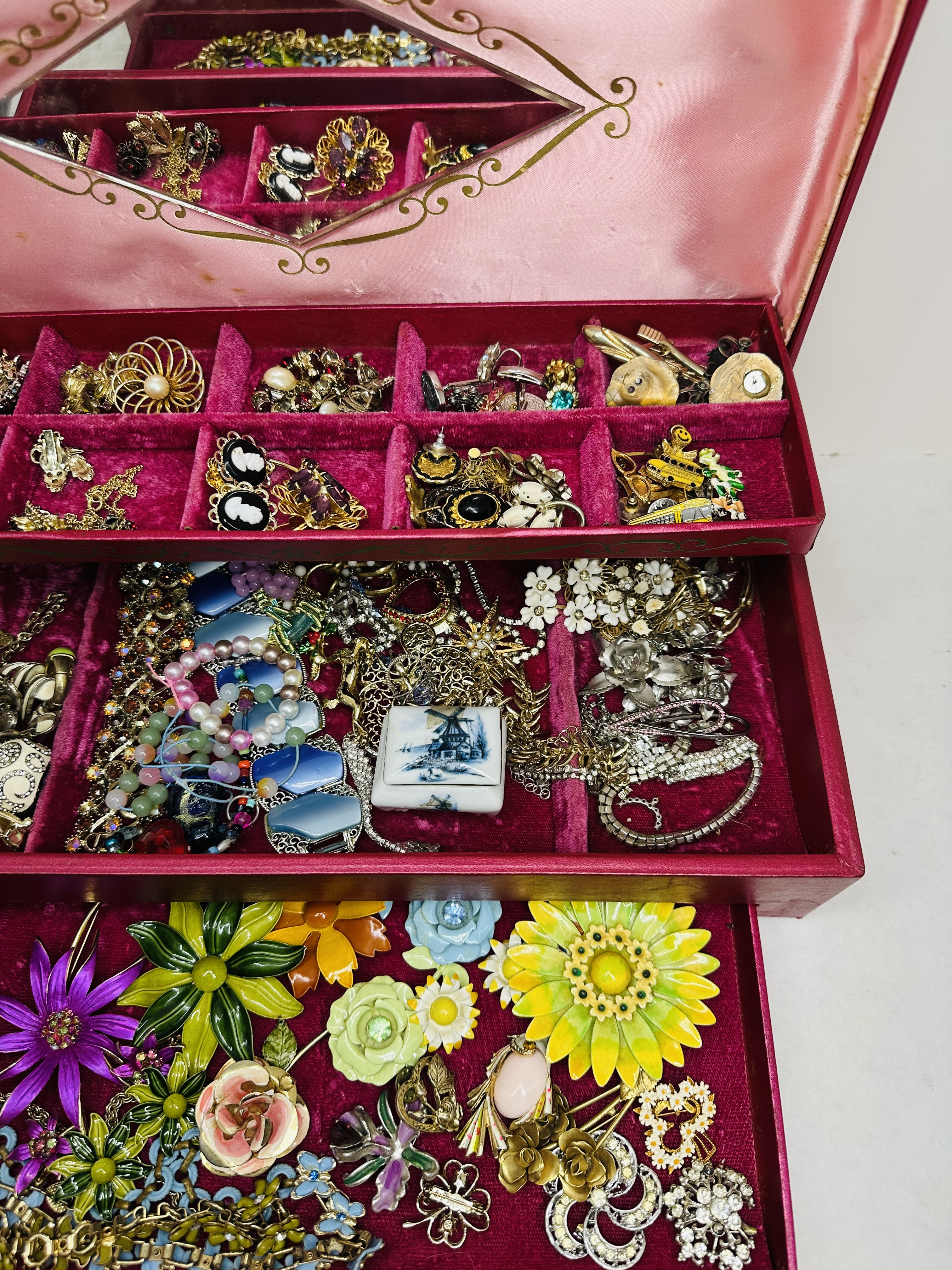 VINTAGE COSTUME JEWELRY COLLECTION, MID-CENTURY