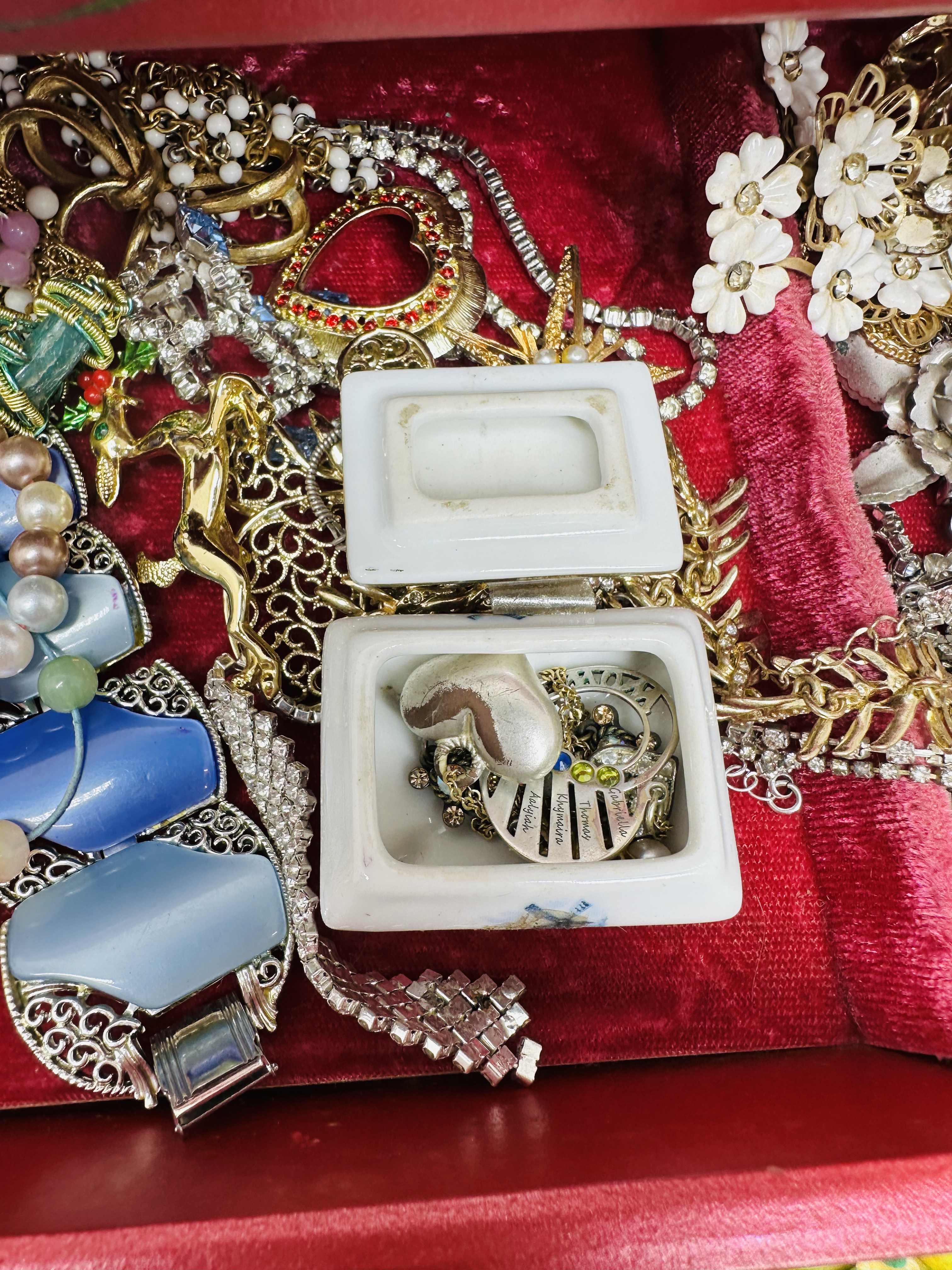 VINTAGE COSTUME JEWELRY COLLECTION, MID-CENTURY