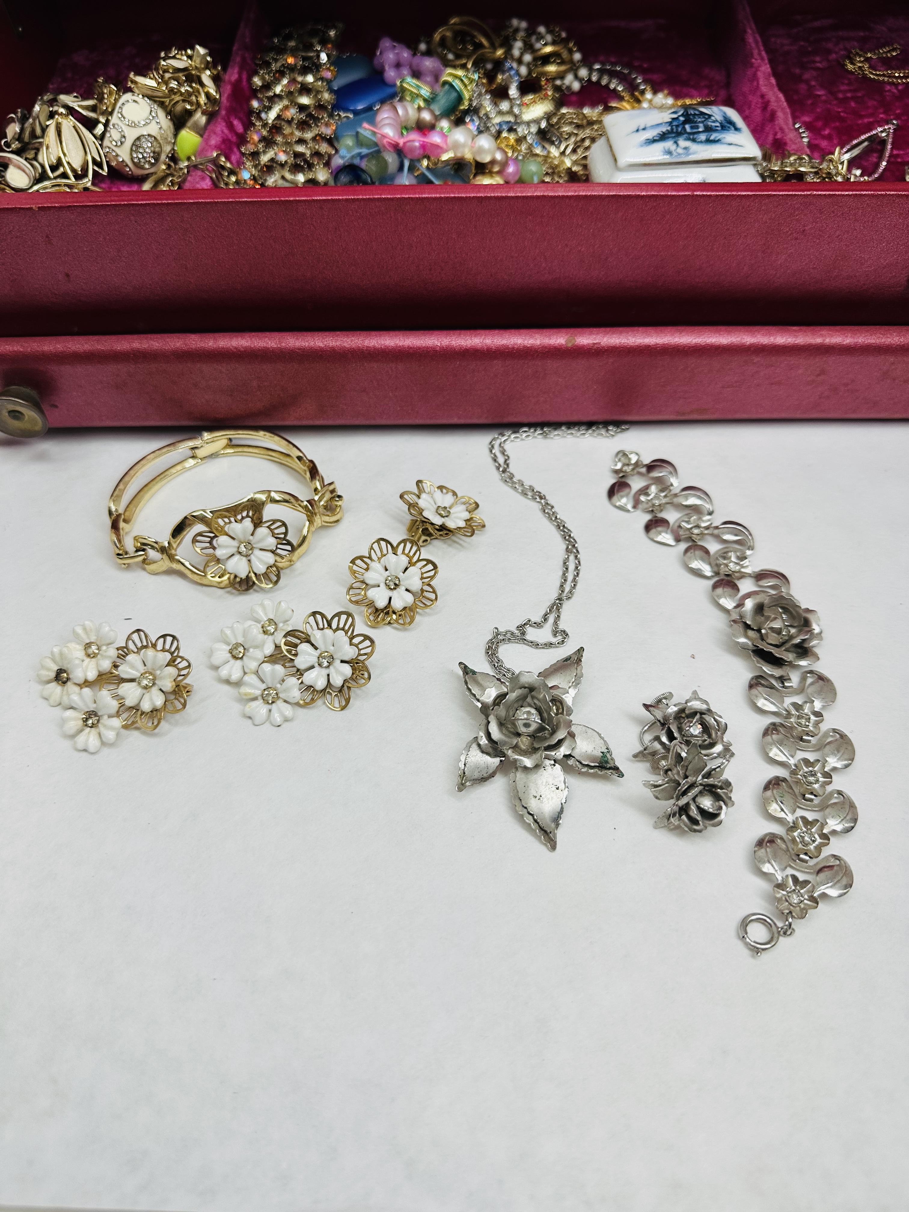 VINTAGE COSTUME JEWELRY COLLECTION, MID-CENTURY