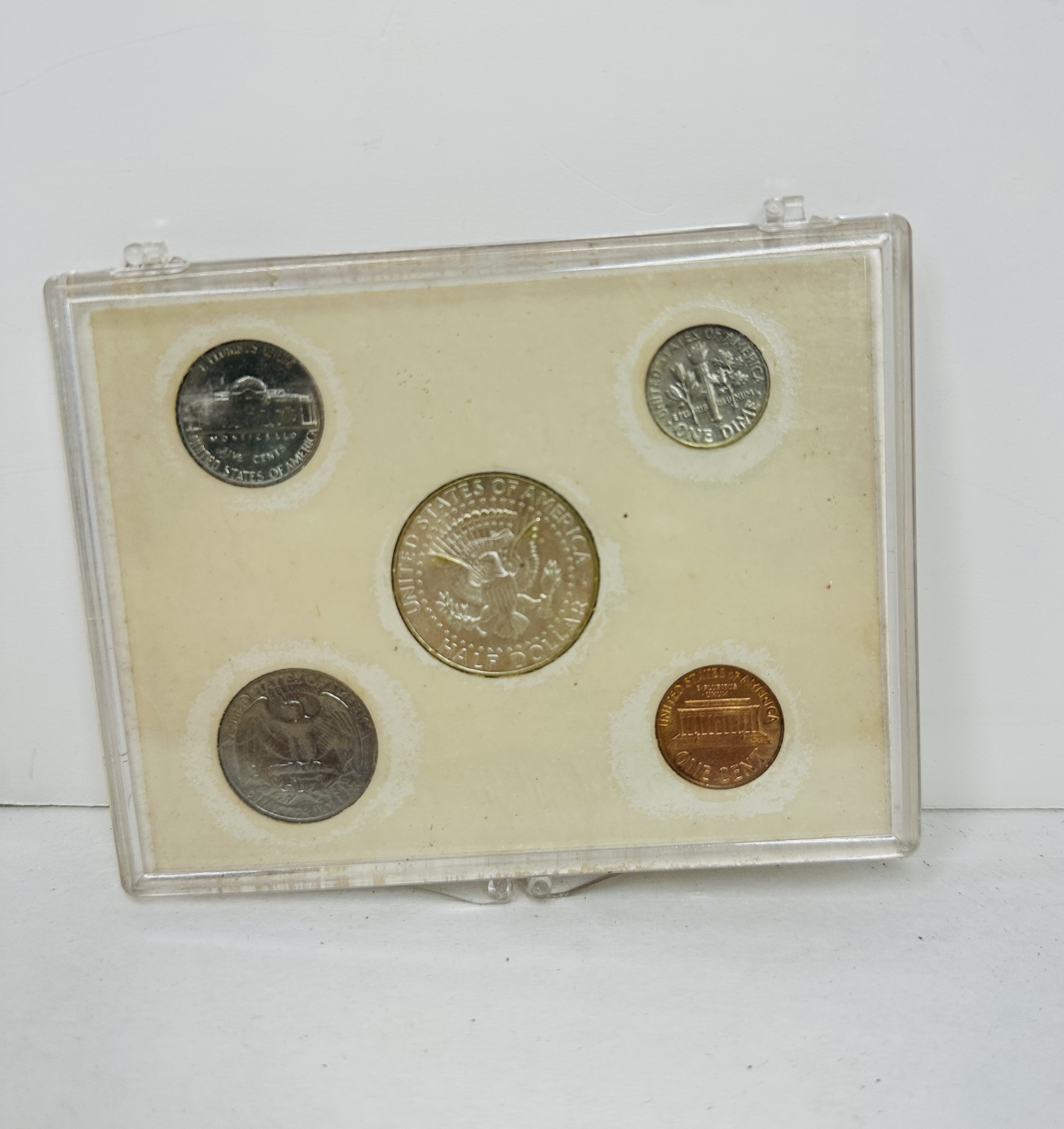FISHER BODY COIN SET, 1970