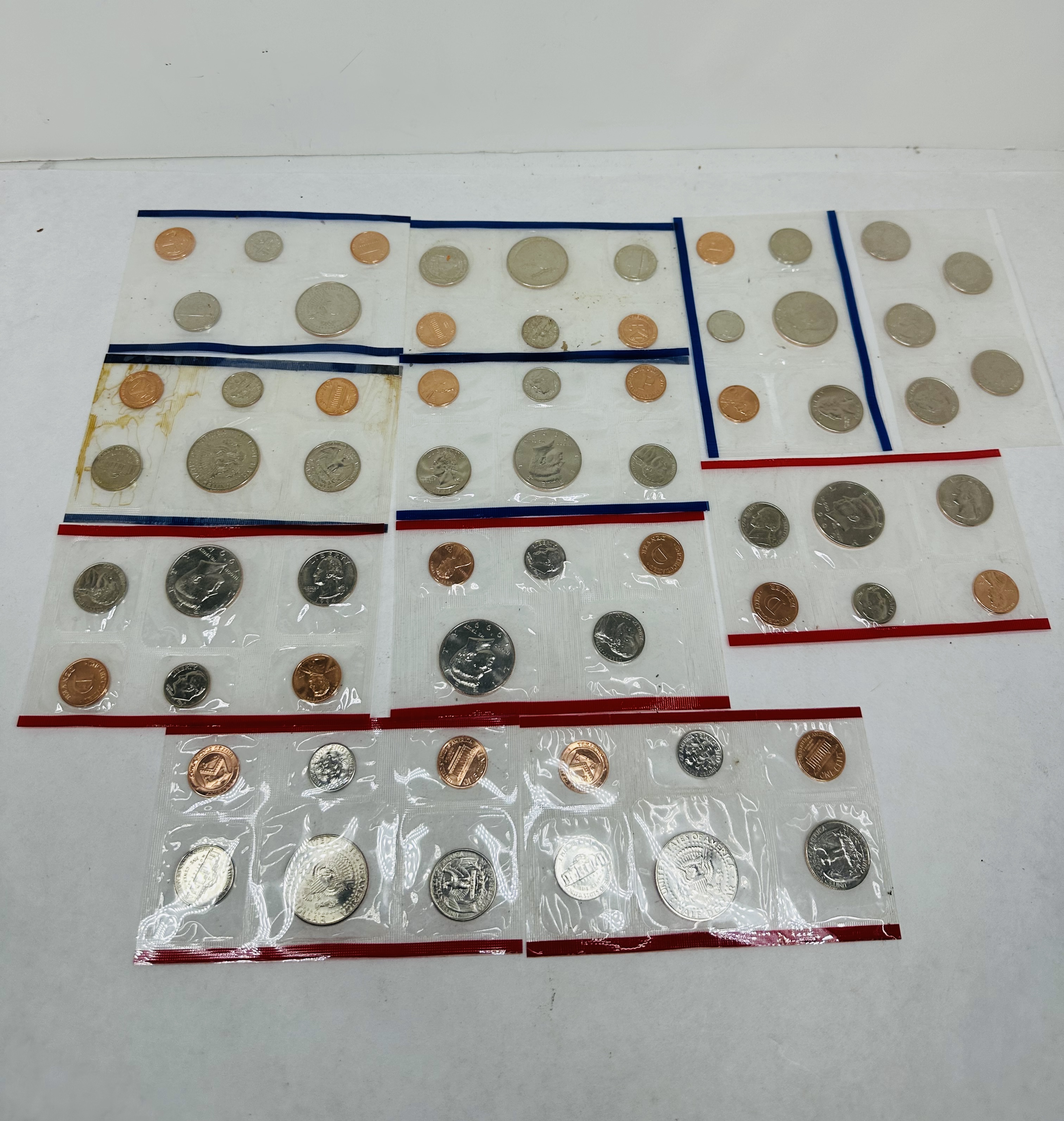 US MINT UNCIRCULATED COIN SETS, 1968-1969