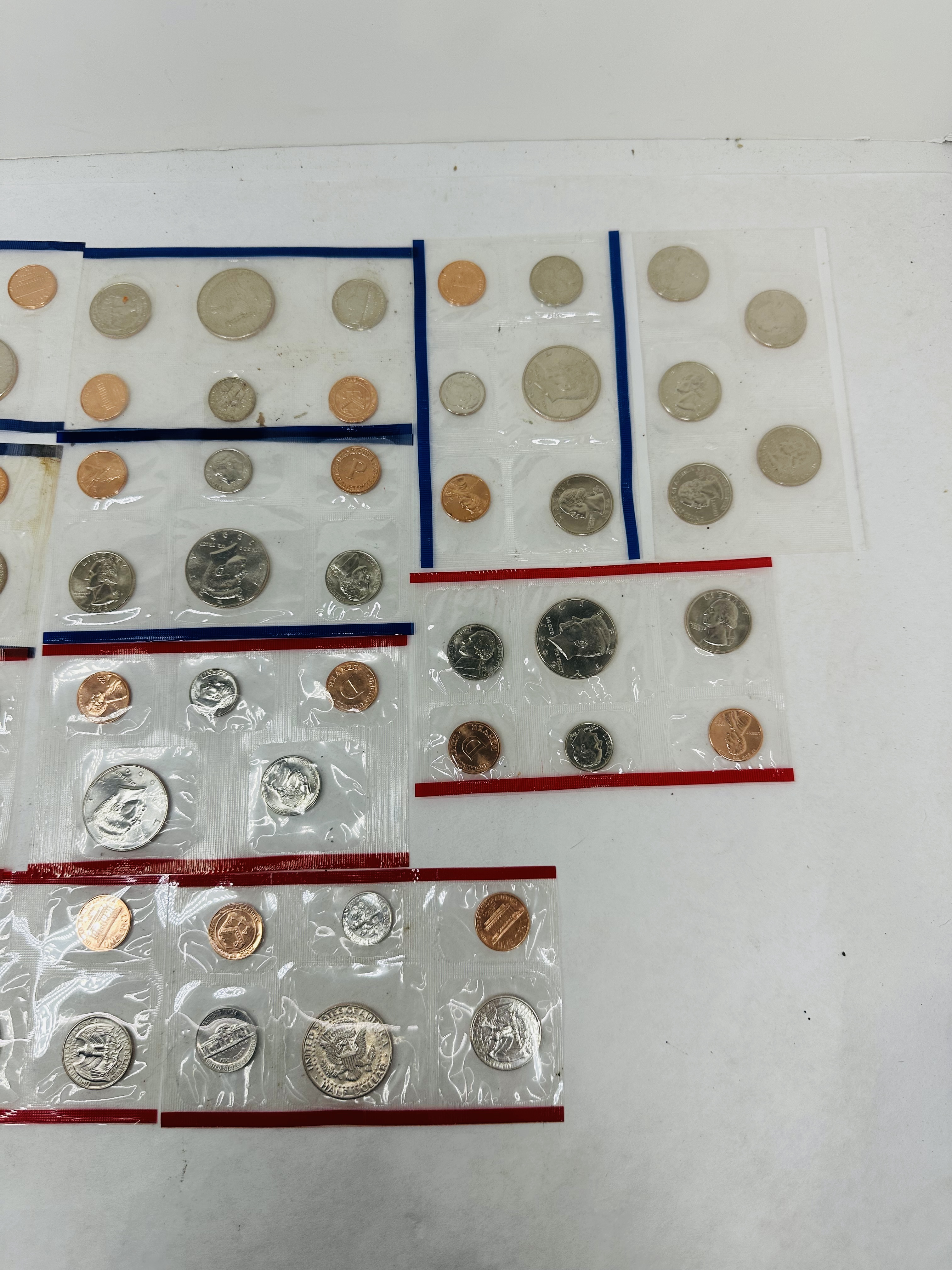 US MINT UNCIRCULATED COIN SETS, 1968-1969