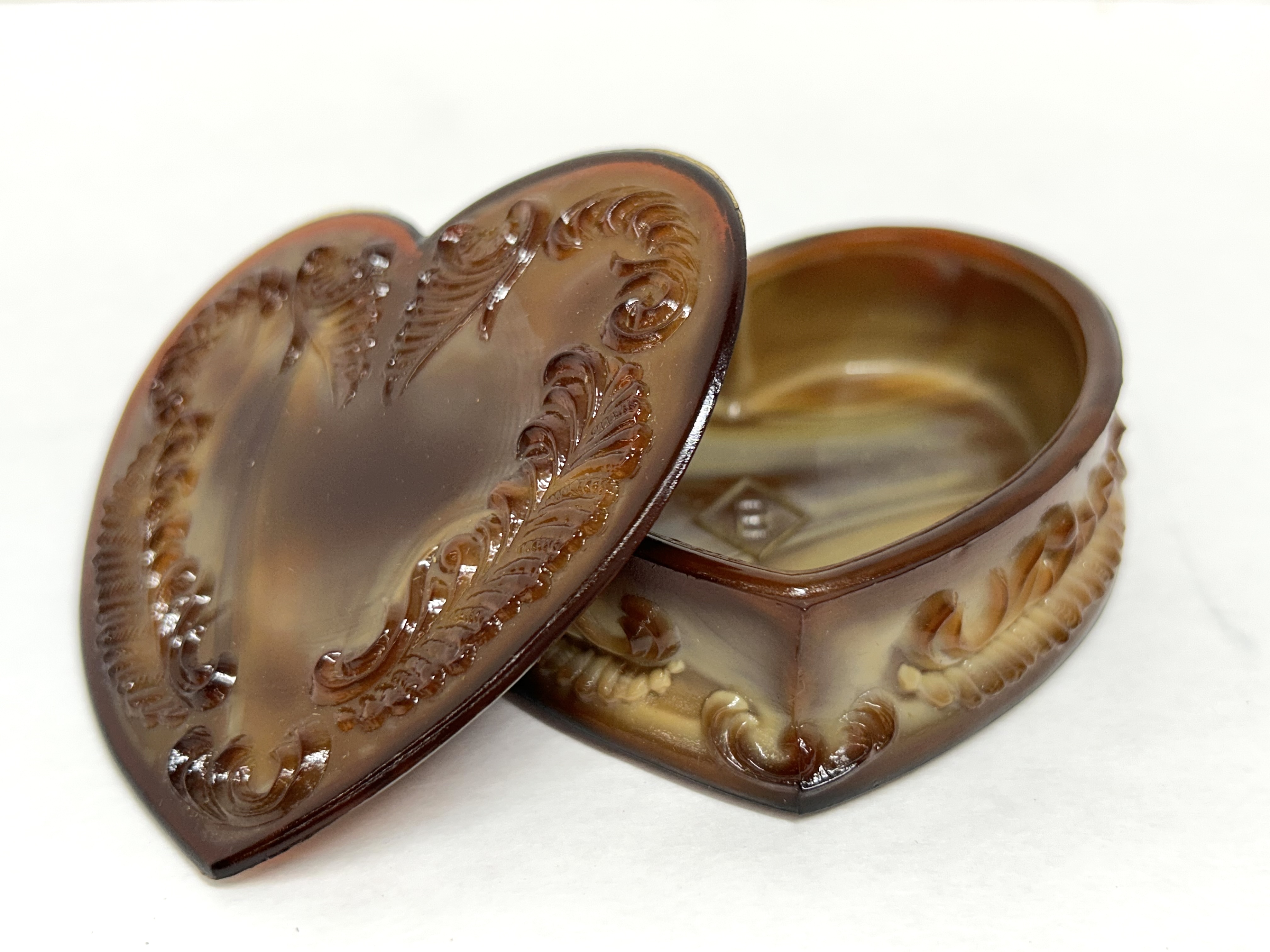 BOYD CHOCOLATE SLAG HEART BOX, 1980s