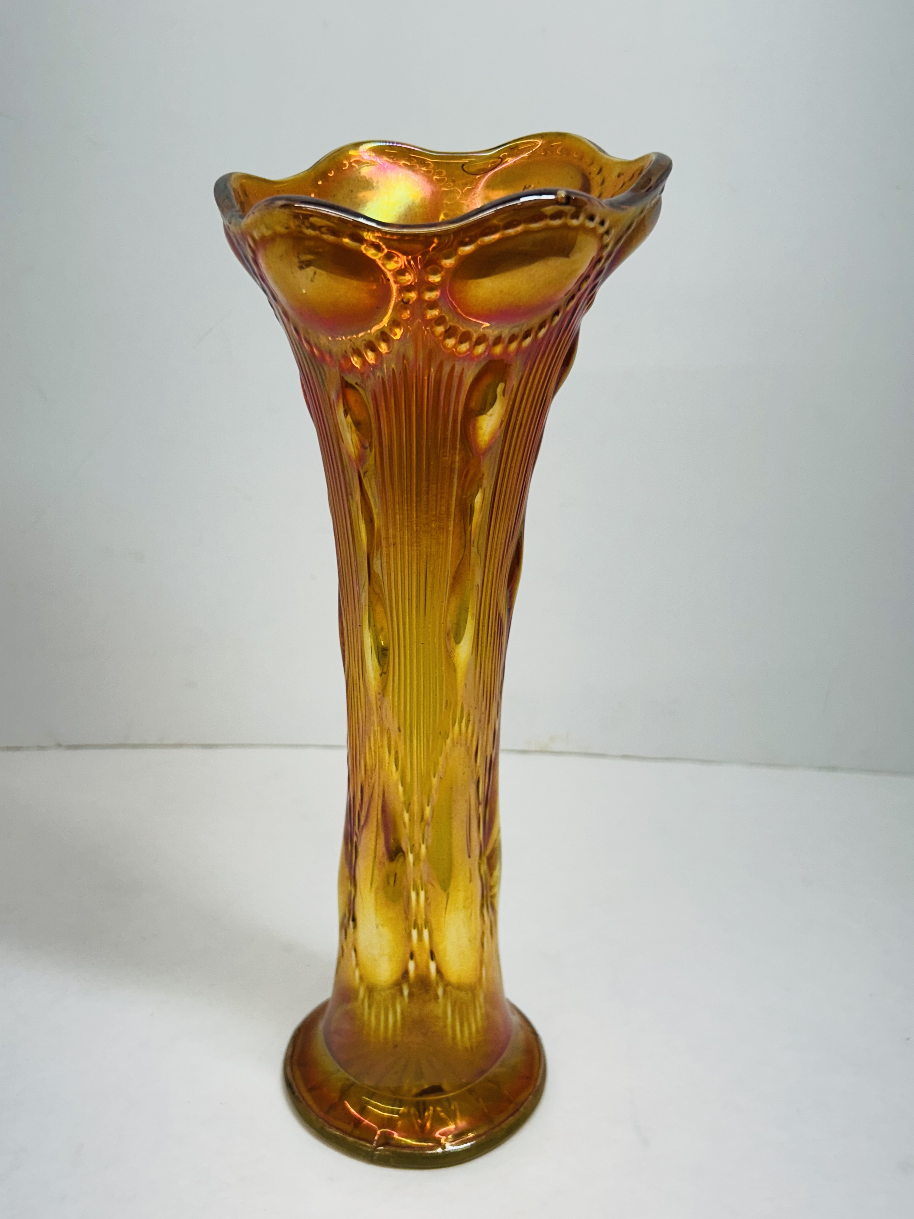 IMPERIAL BEADED BULLSEYE MARIGOLD VASE, 1910
