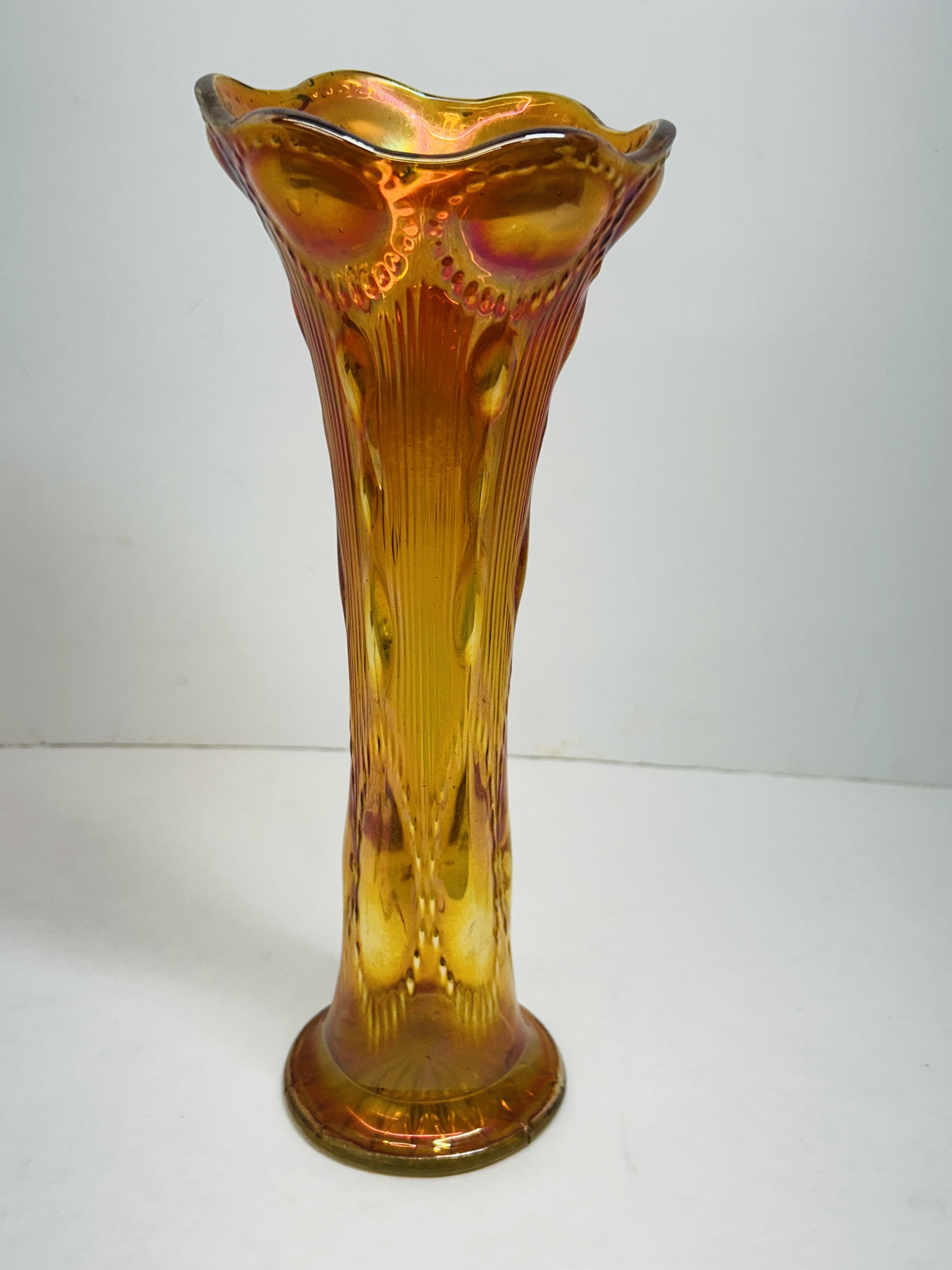 IMPERIAL BEADED BULLSEYE MARIGOLD VASE, 1910