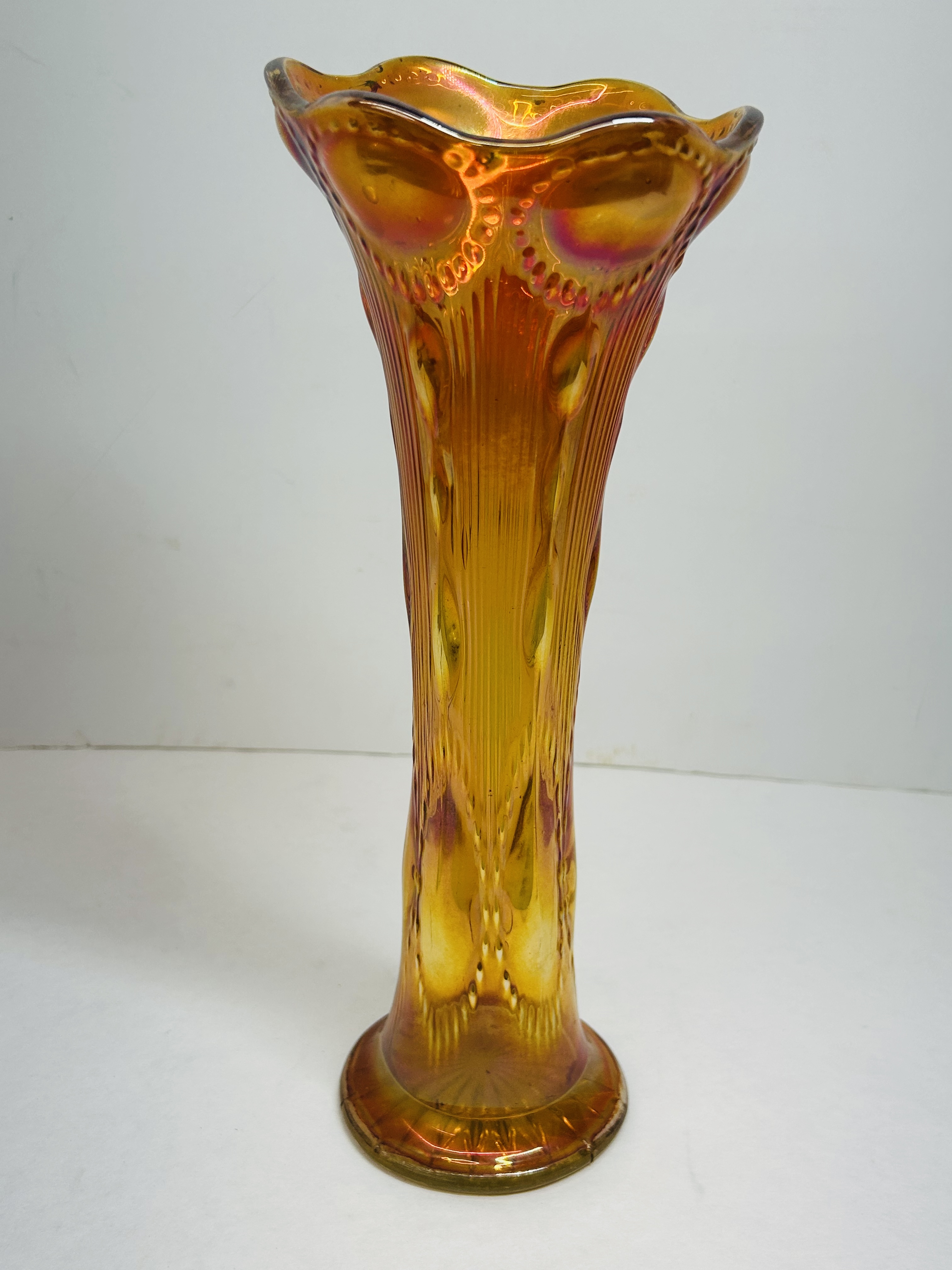 IMPERIAL BEADED BULLSEYE MARIGOLD VASE, 1910