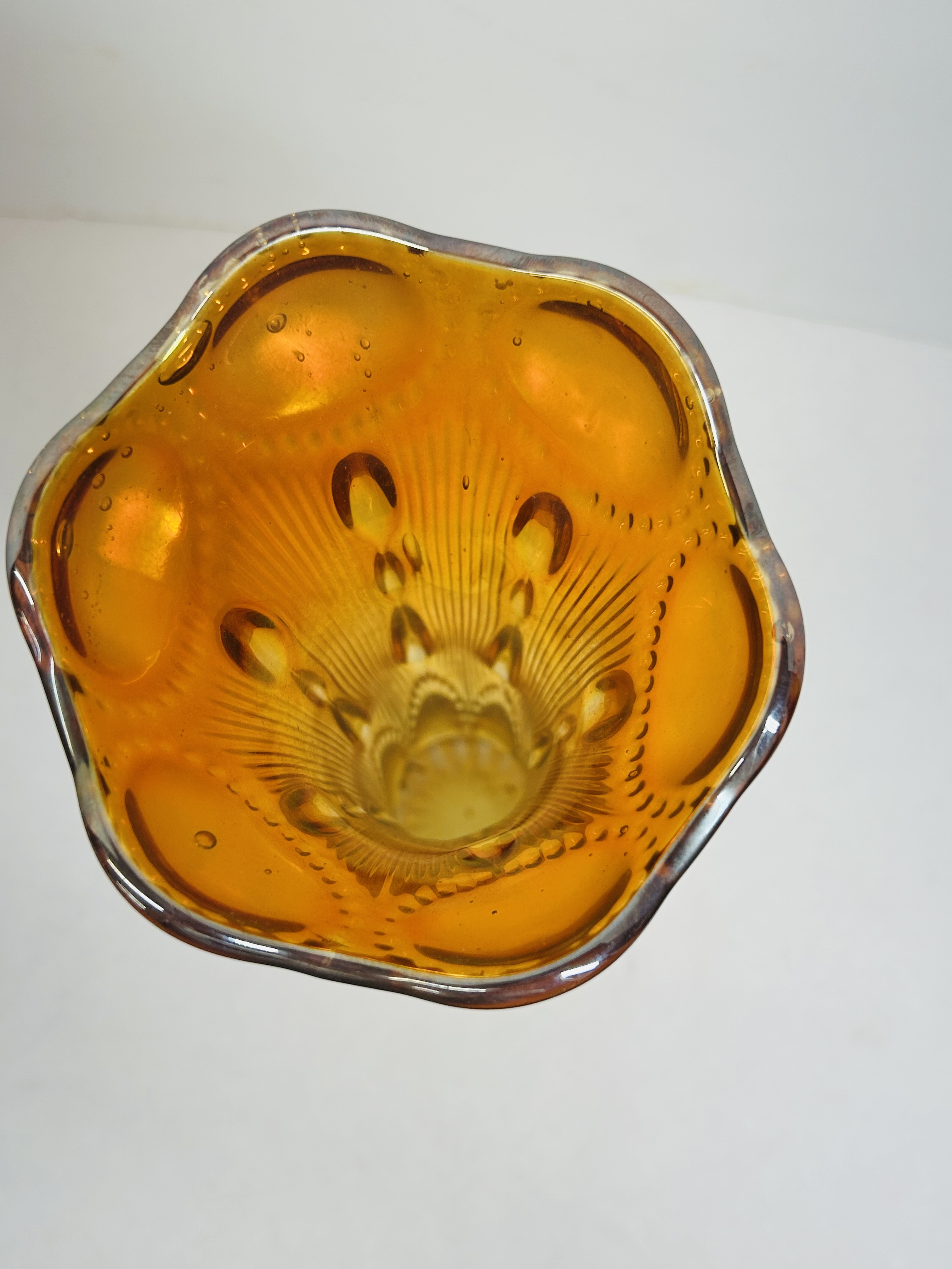 IMPERIAL BEADED BULLSEYE MARIGOLD VASE, 1910
