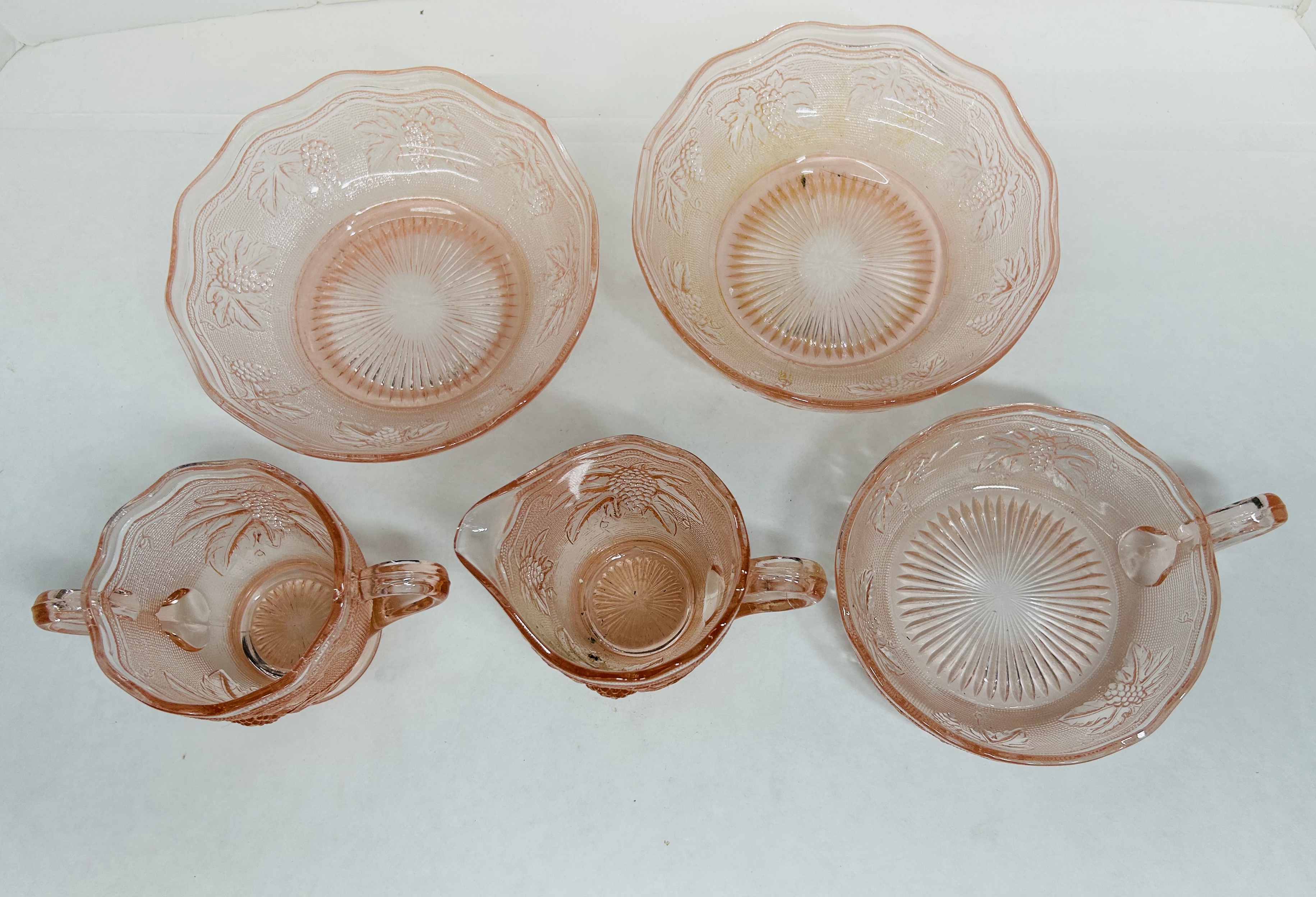 INDIANA GLASS FIVE PINK HARVEST PIECES, 1930S