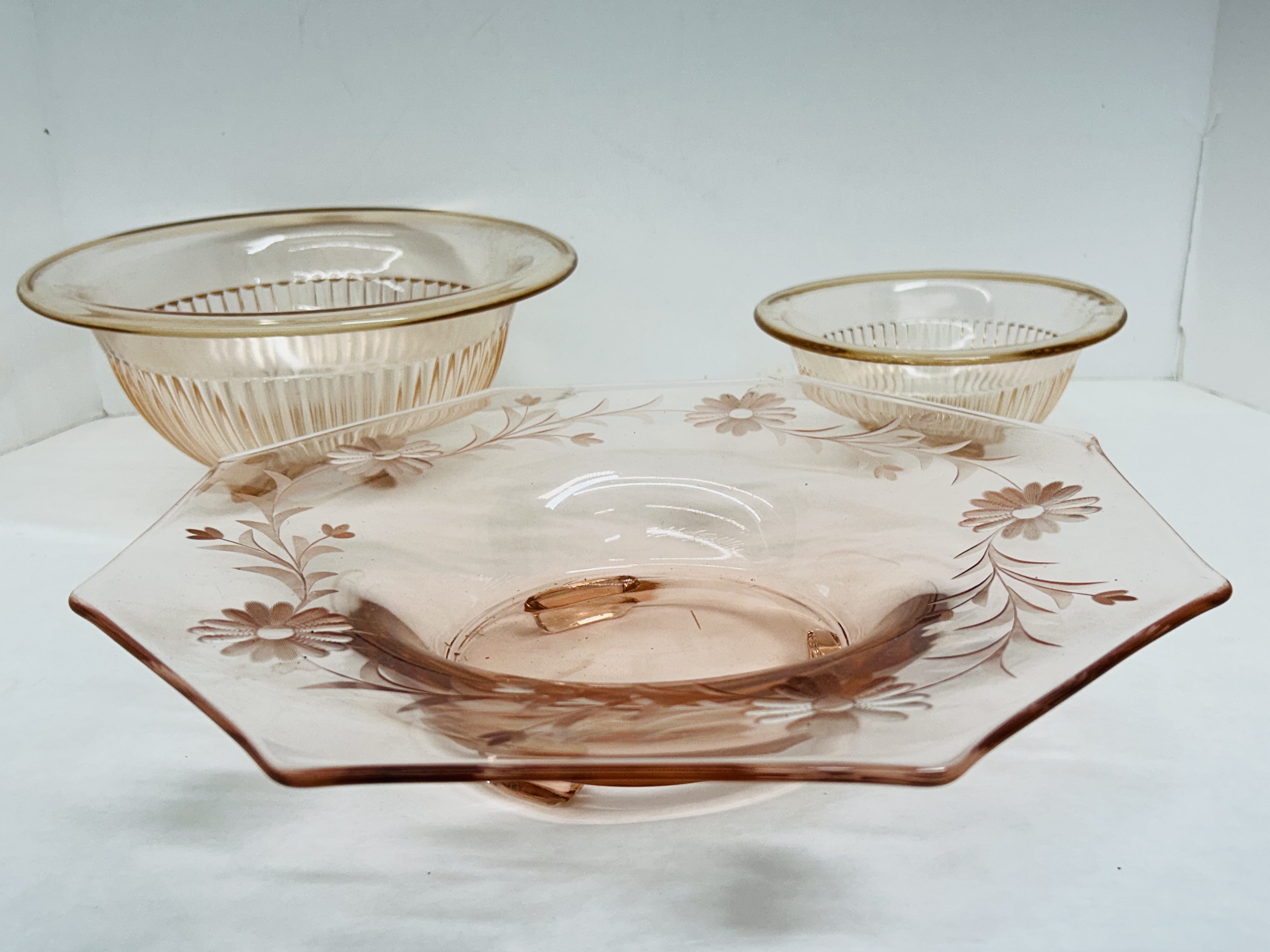 JEANNETTE PINK DEPRESSION GLASS TRIO, 1930S
