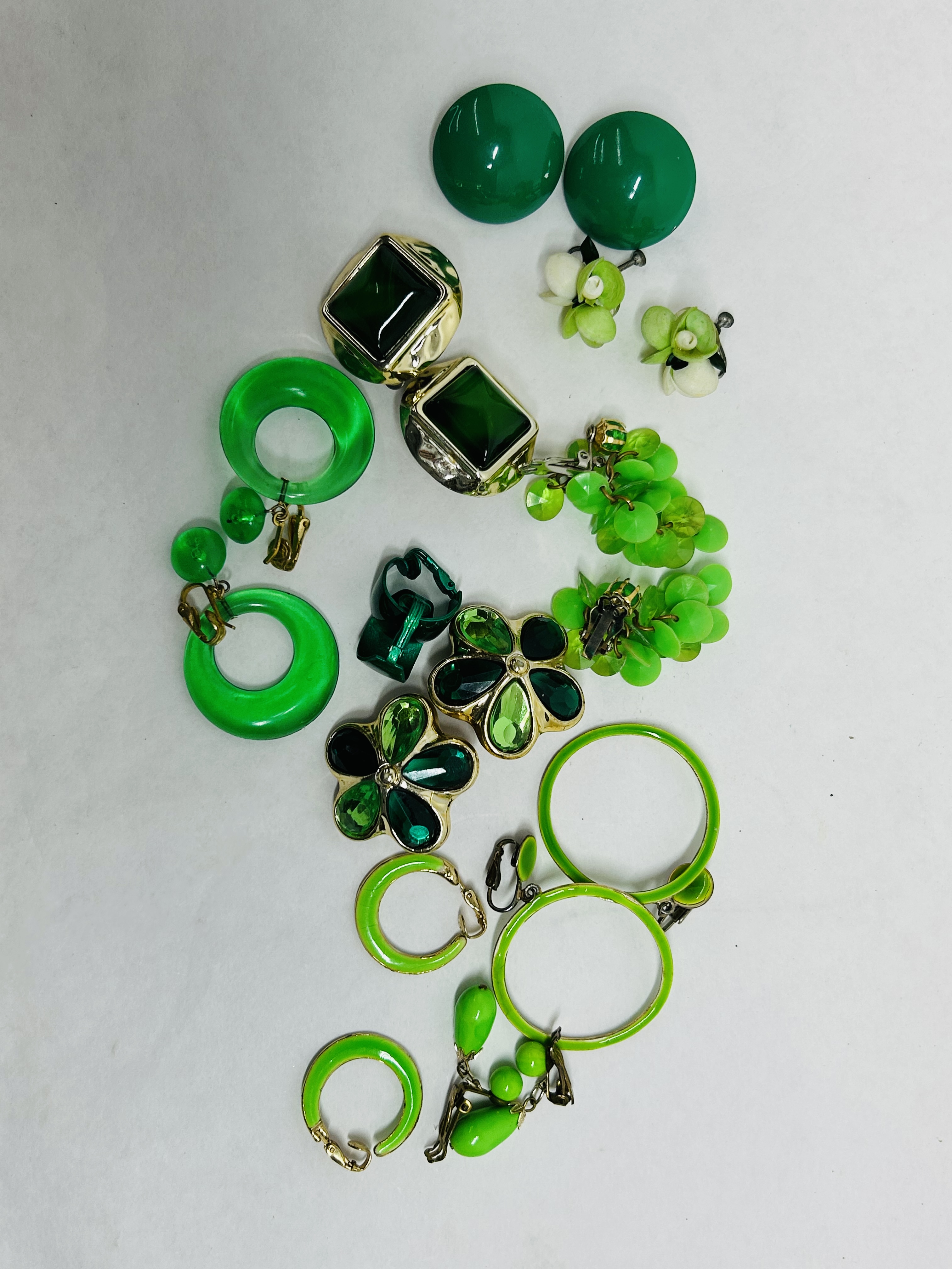 ASSORTED GREEN COSTUME JEWELRY COLLECTION