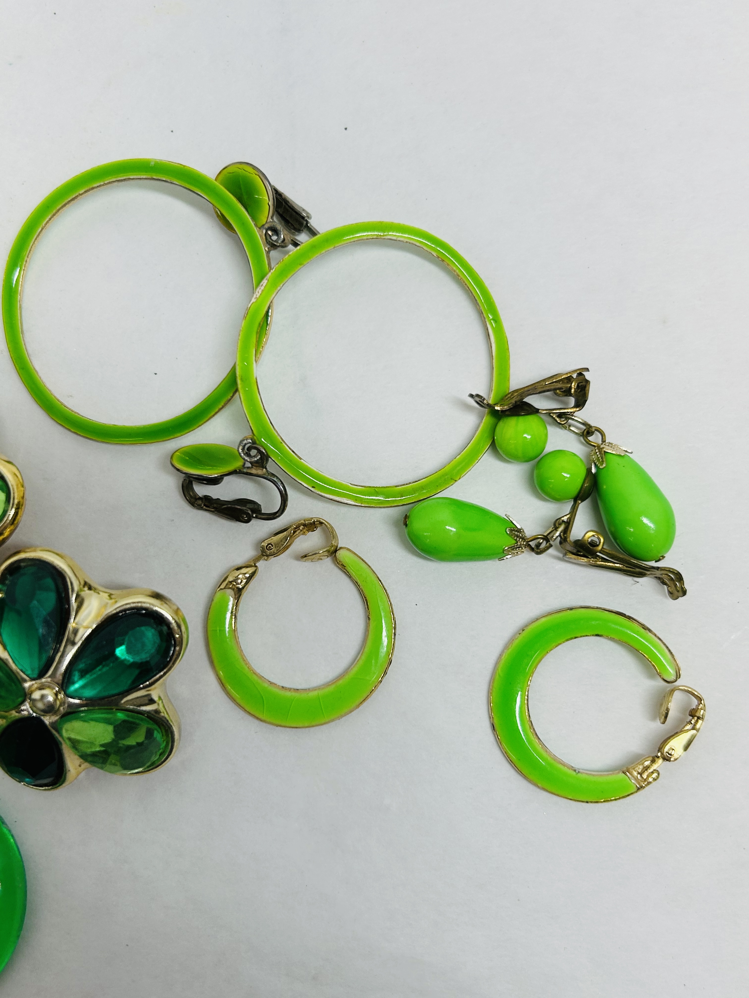 ASSORTED GREEN COSTUME JEWELRY COLLECTION