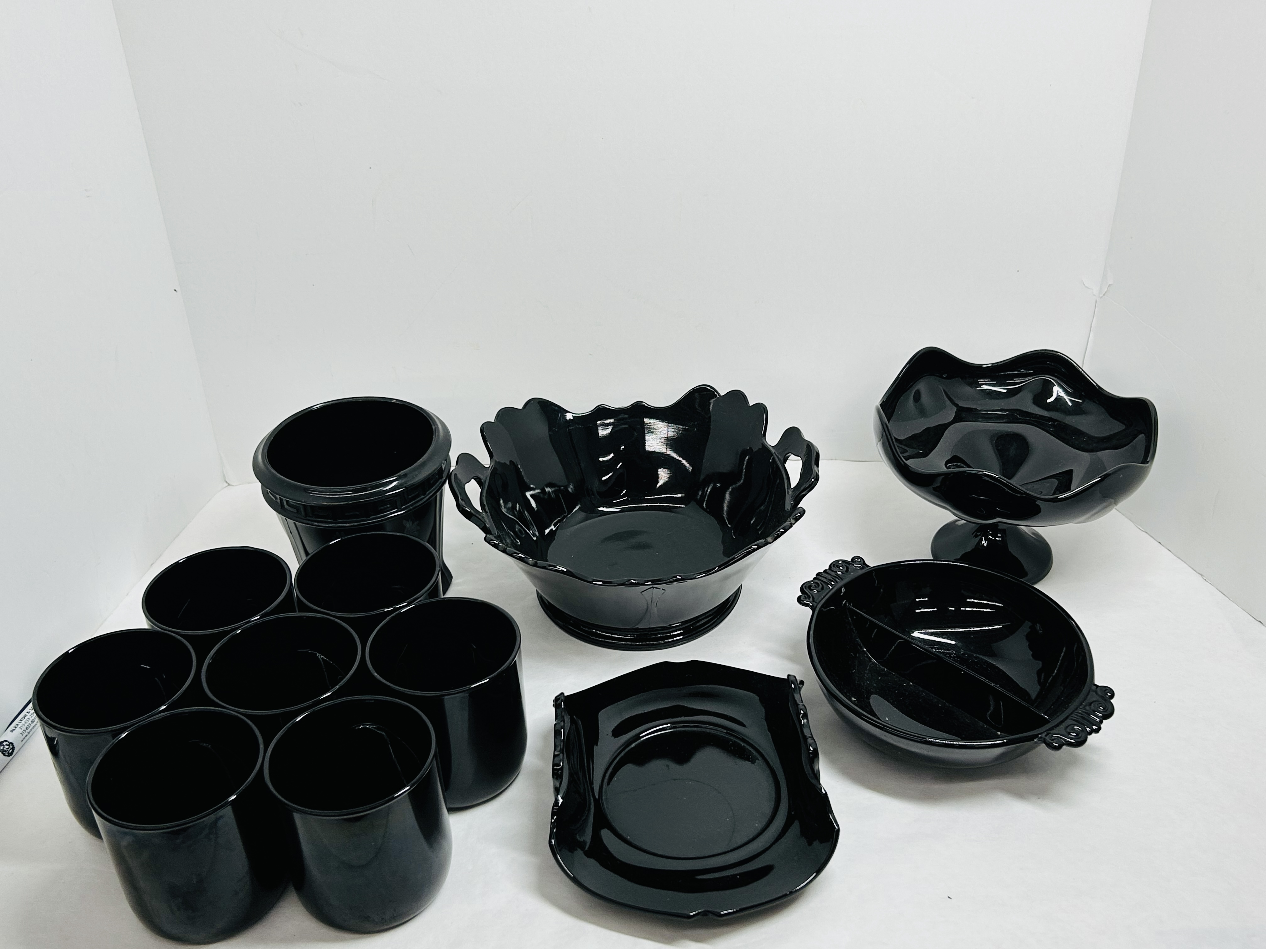 L.E. SMITH, BLACK AMETHYST GLASS, MID-20TH CENTURY