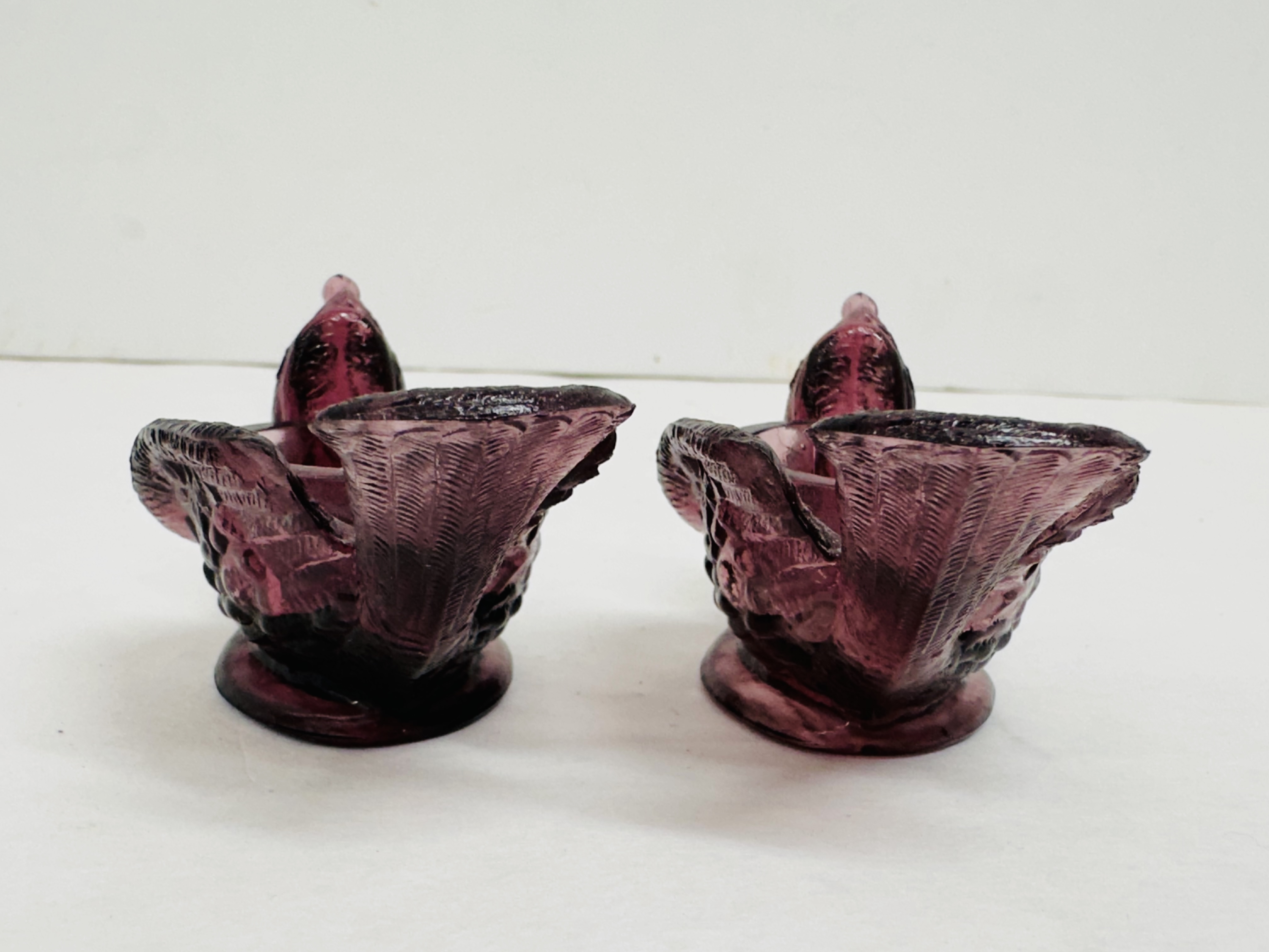 BOYD AMETHYST GLASS BIRD AND BERRY SALTS