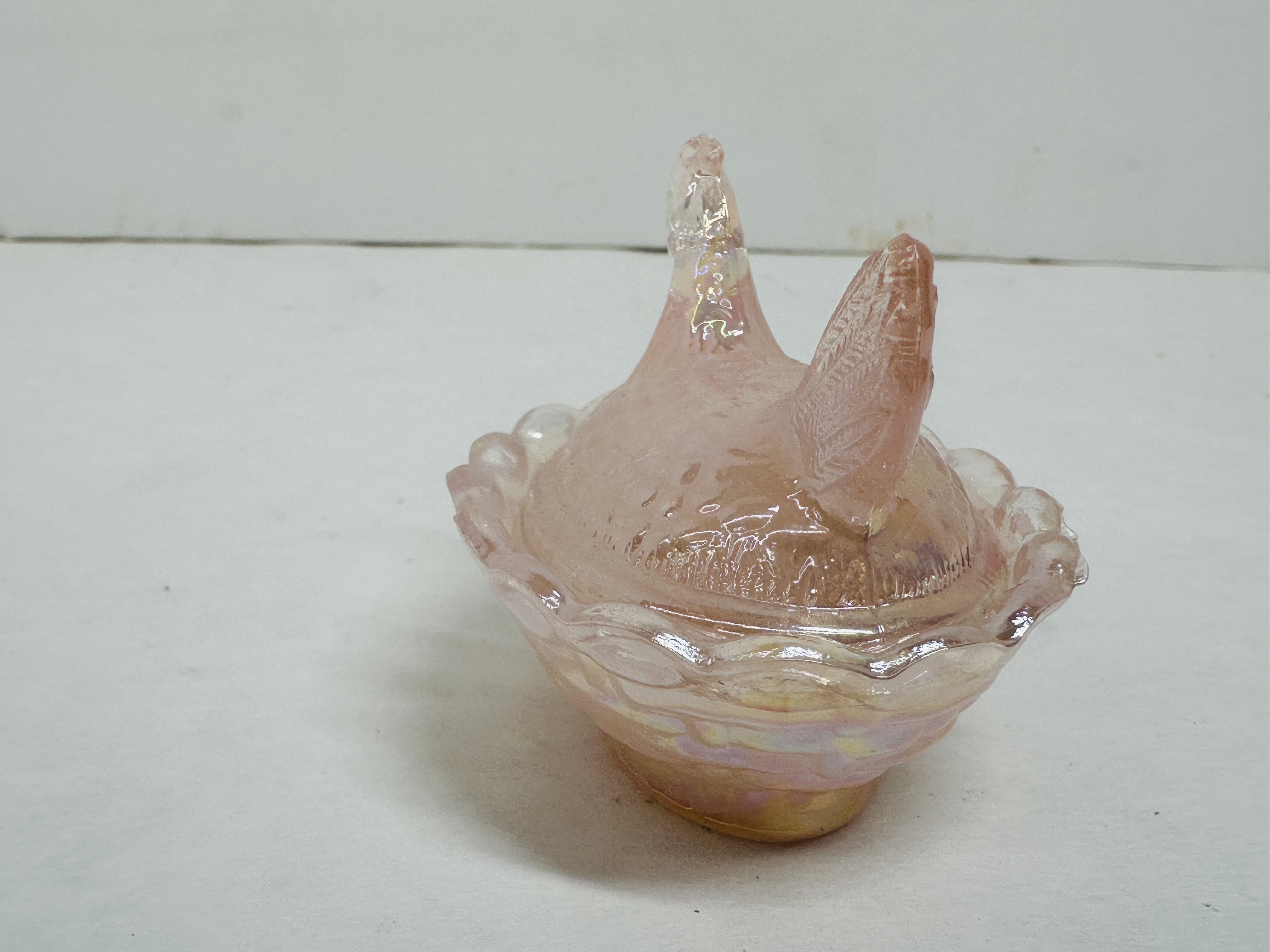 MINI BOYD PINK IRIDESCENT HEN ON NEST