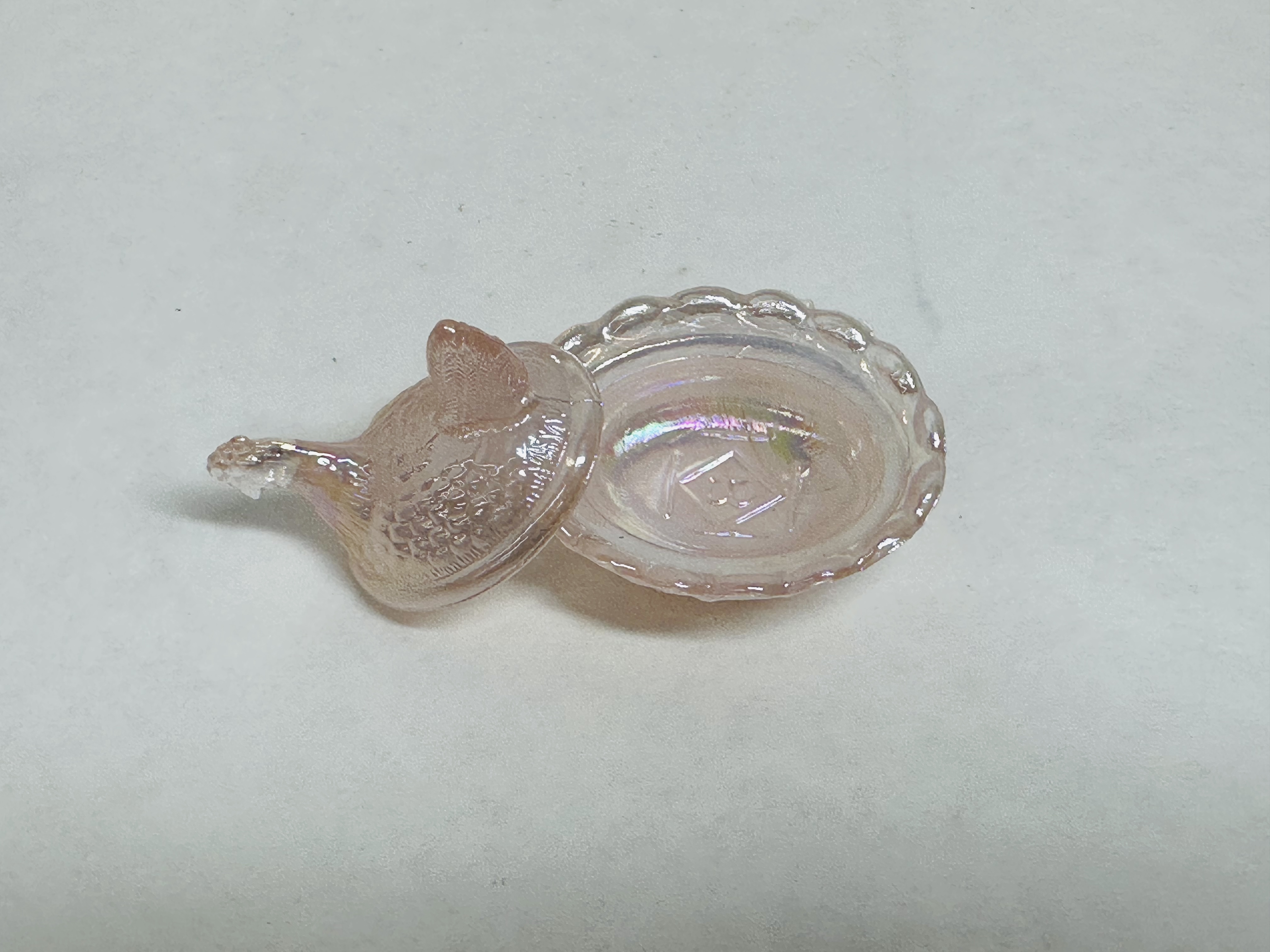 MINI BOYD PINK IRIDESCENT HEN ON NEST