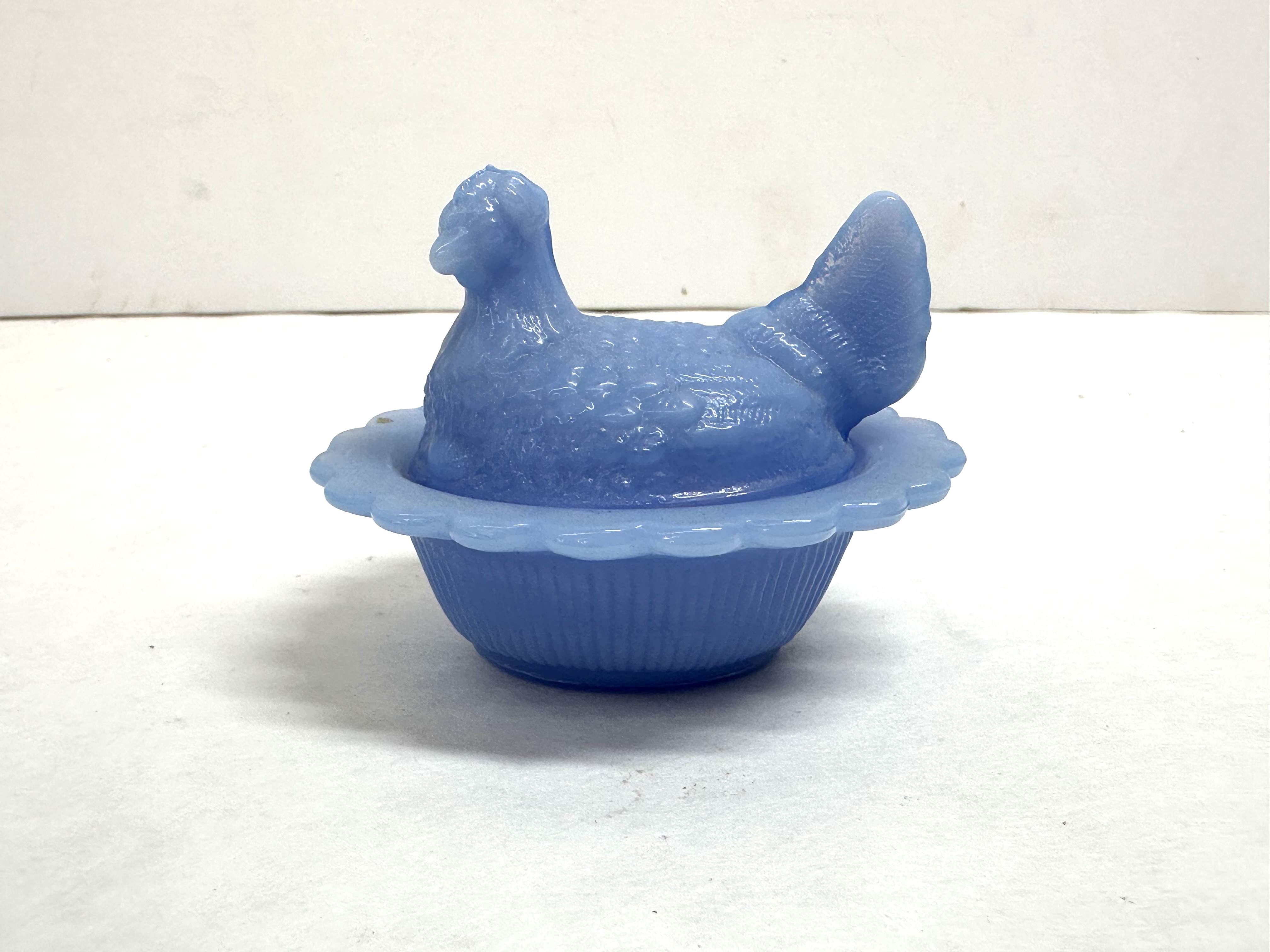 RARE MOSSER POWDER BLUE SLAG HEN ON NEST