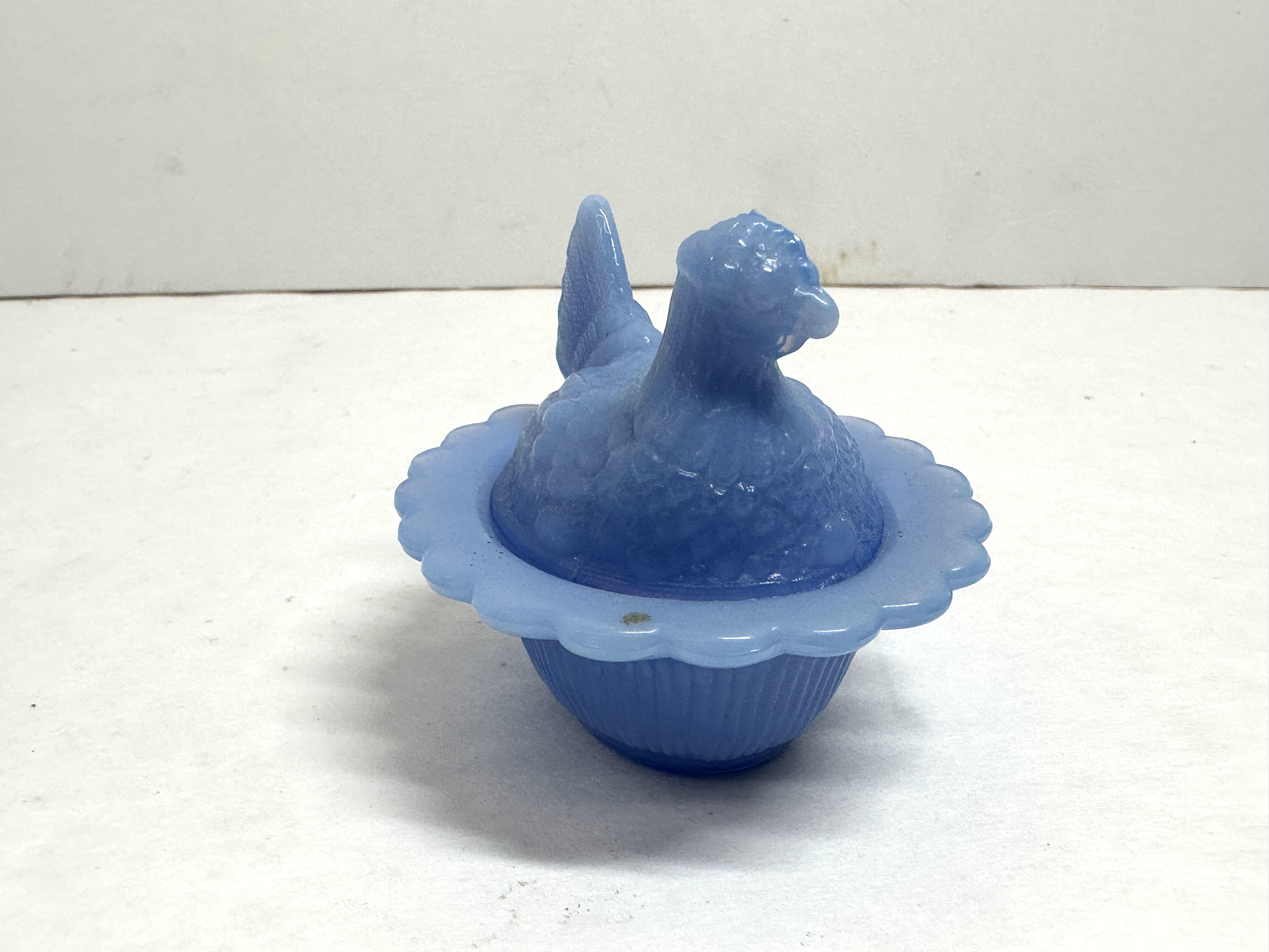 RARE MOSSER POWDER BLUE SLAG HEN ON NEST