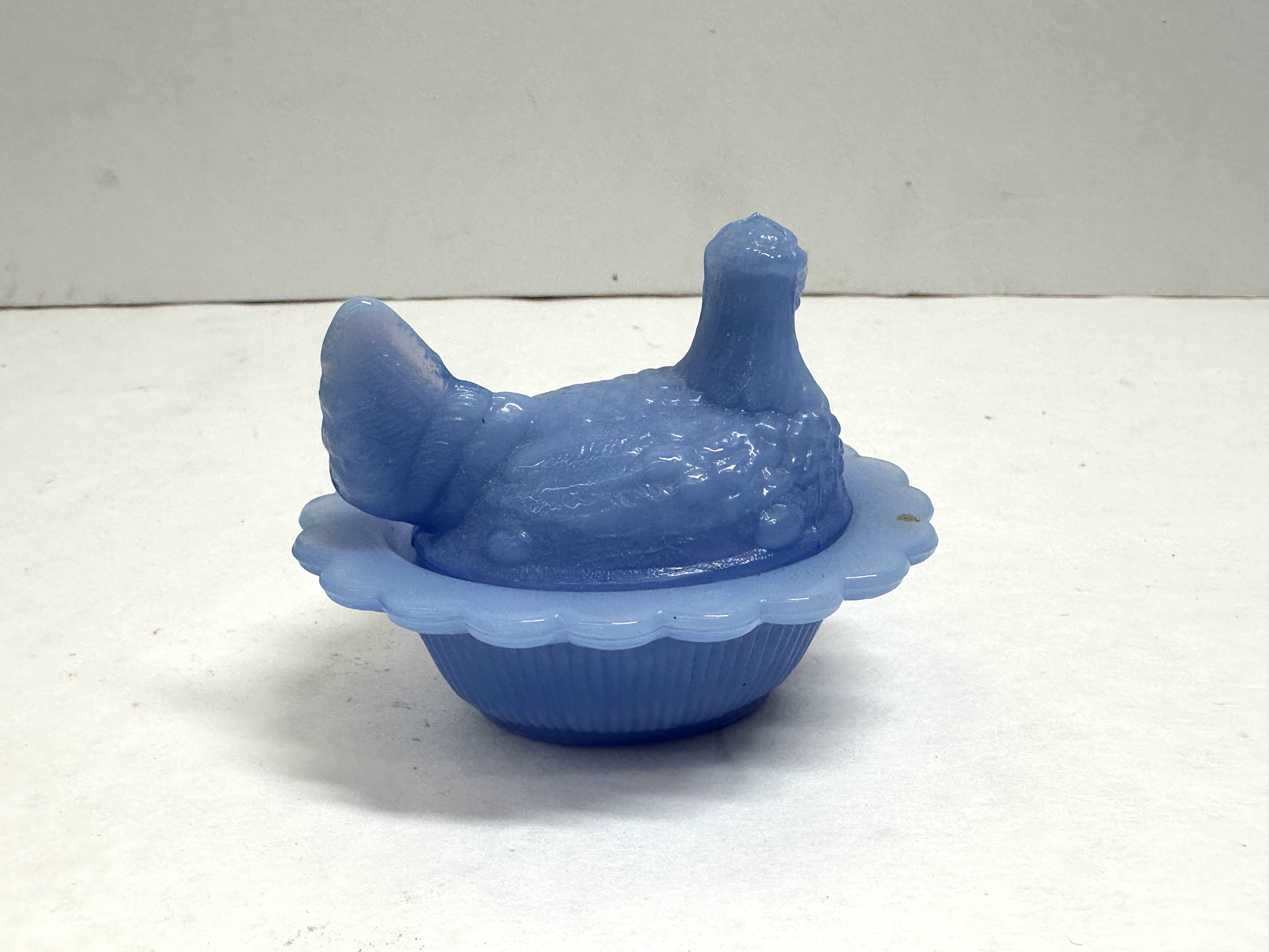 RARE MOSSER POWDER BLUE SLAG HEN ON NEST
