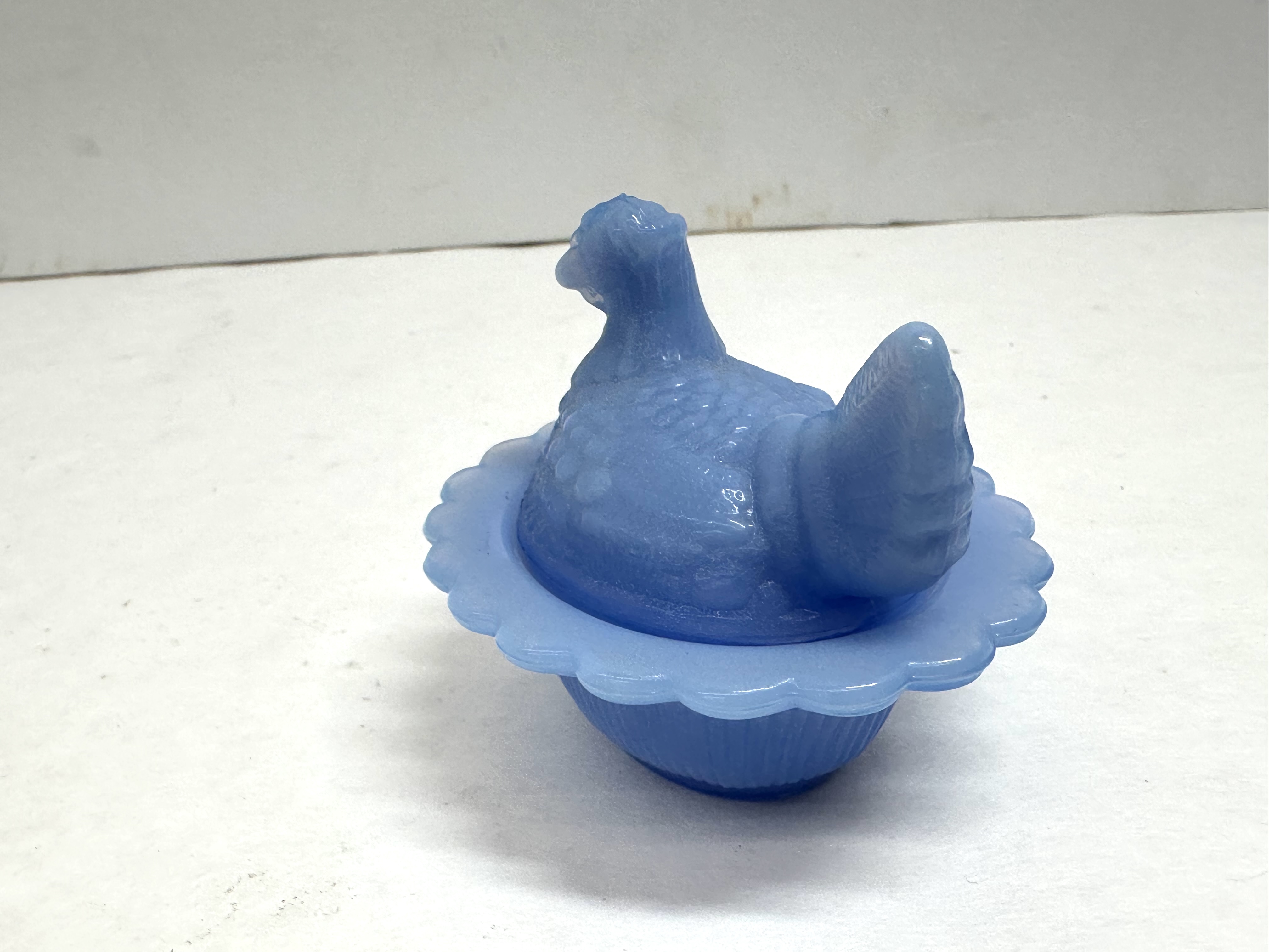 RARE MOSSER POWDER BLUE SLAG HEN ON NEST