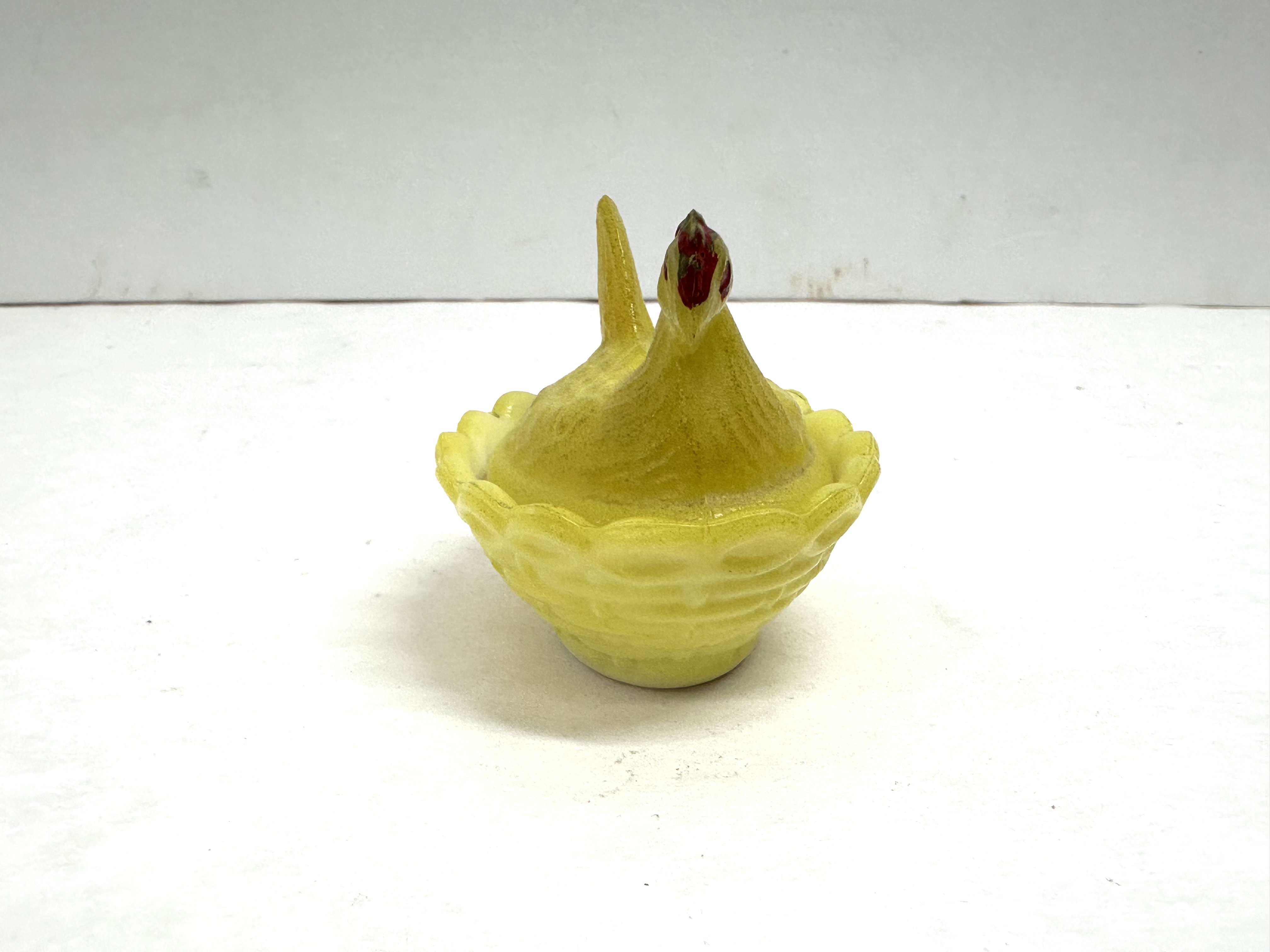 MINI WESTMORELAND YELLOW HEN ON NEST