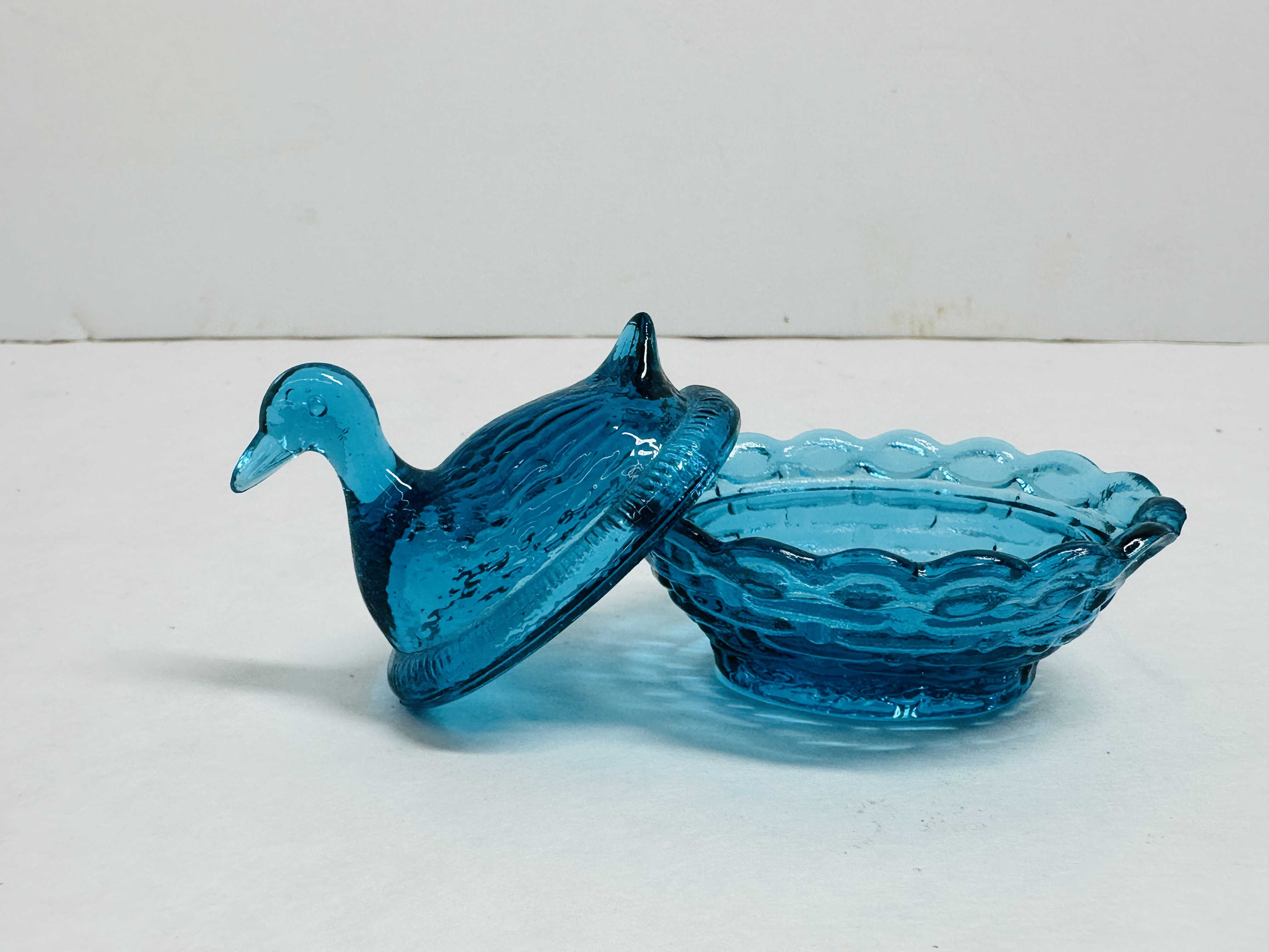BOYD TEAL GLASS DUCK ON NEST