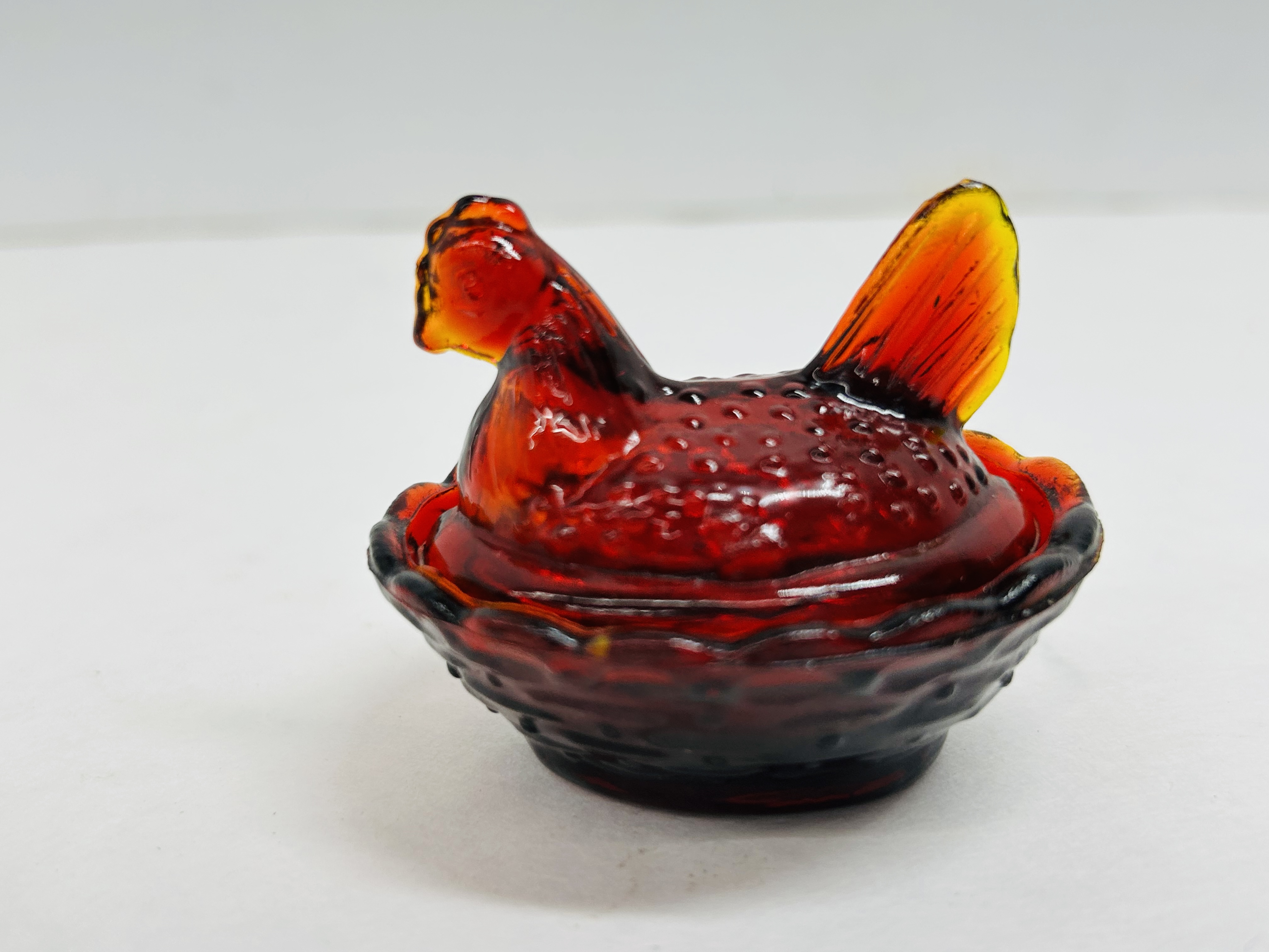 ROSES CLOSET AMBERINA MINIATURE HEN ON NEST