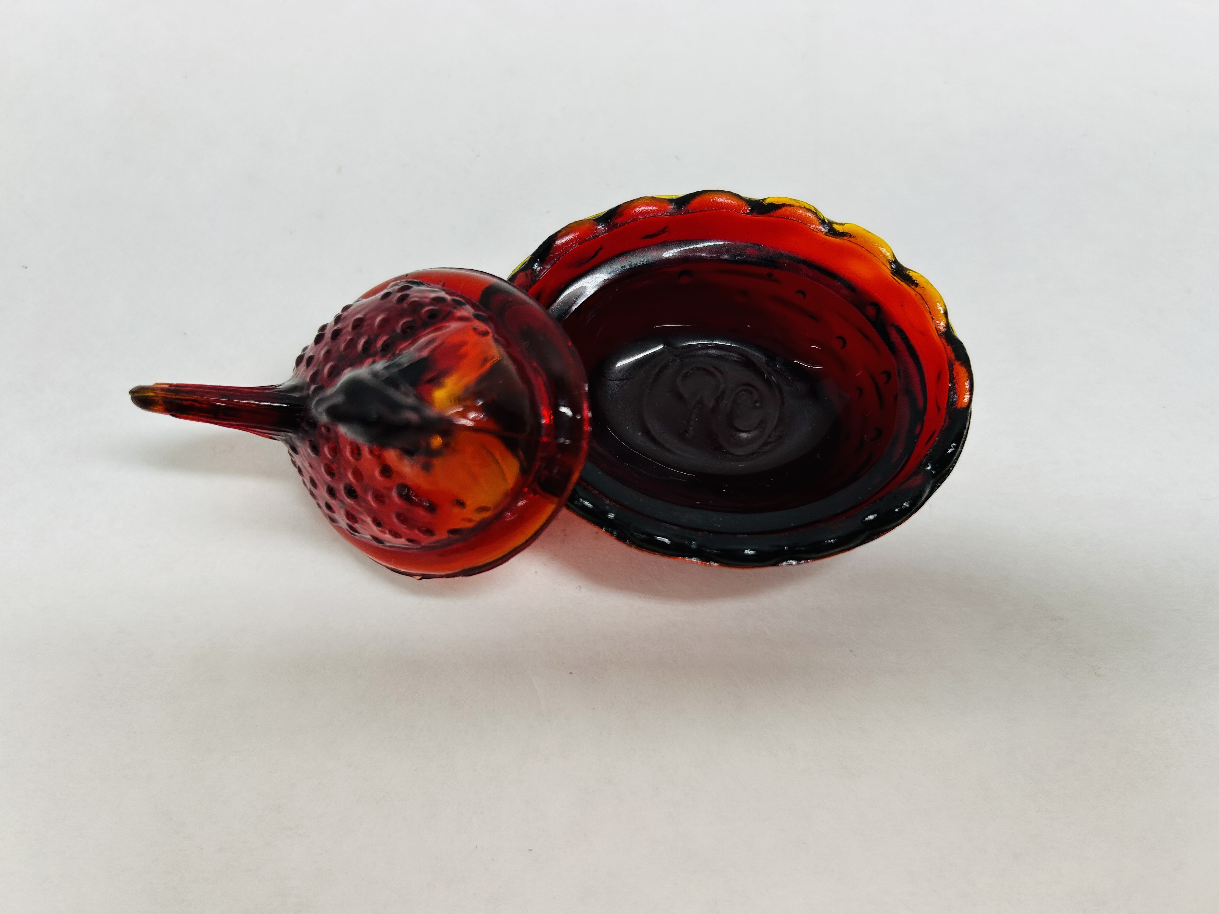 ROSES CLOSET AMBERINA MINIATURE HEN ON NEST