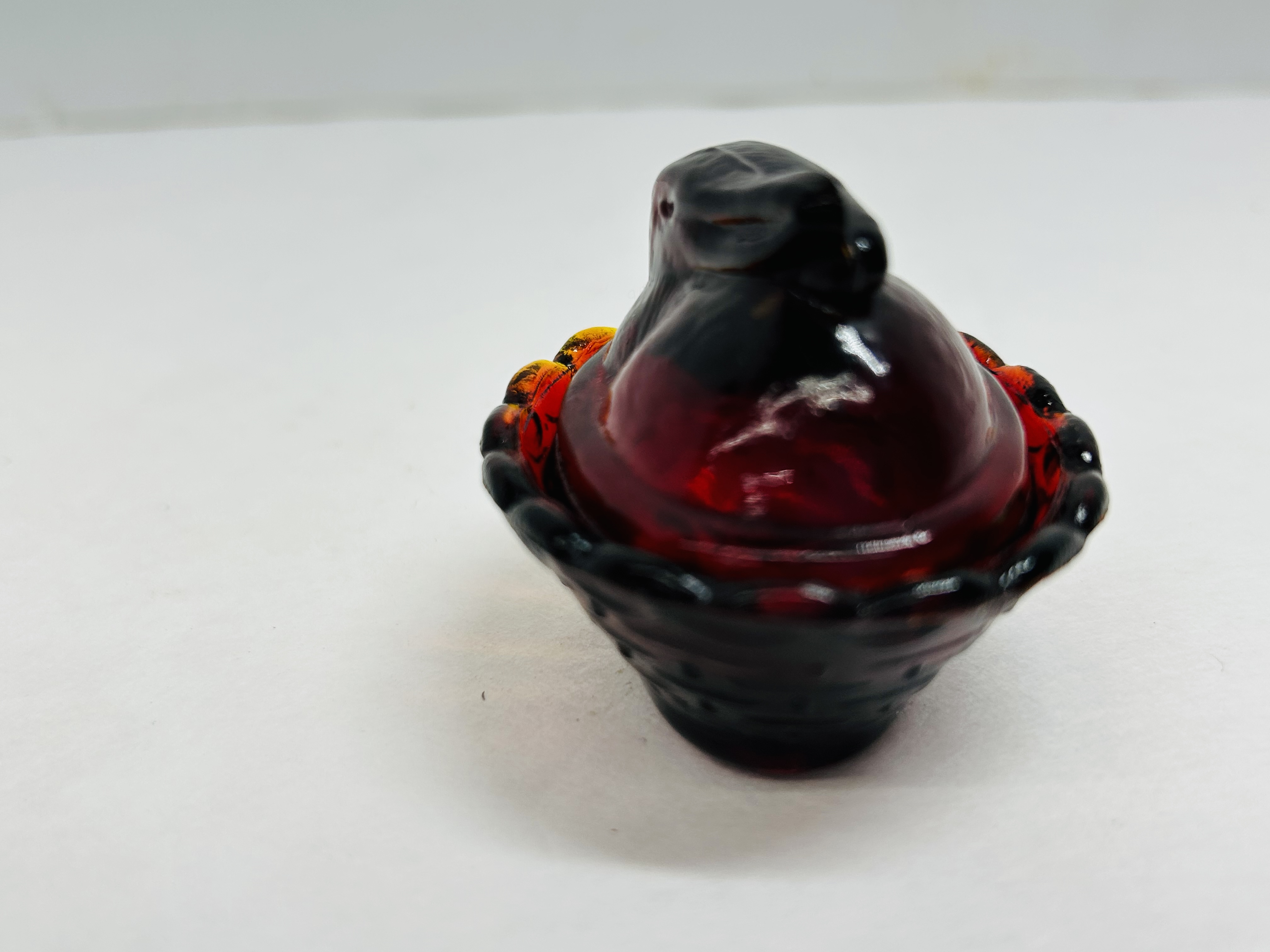 ROSES CLOSET AMBERINA GLASS RABBIT