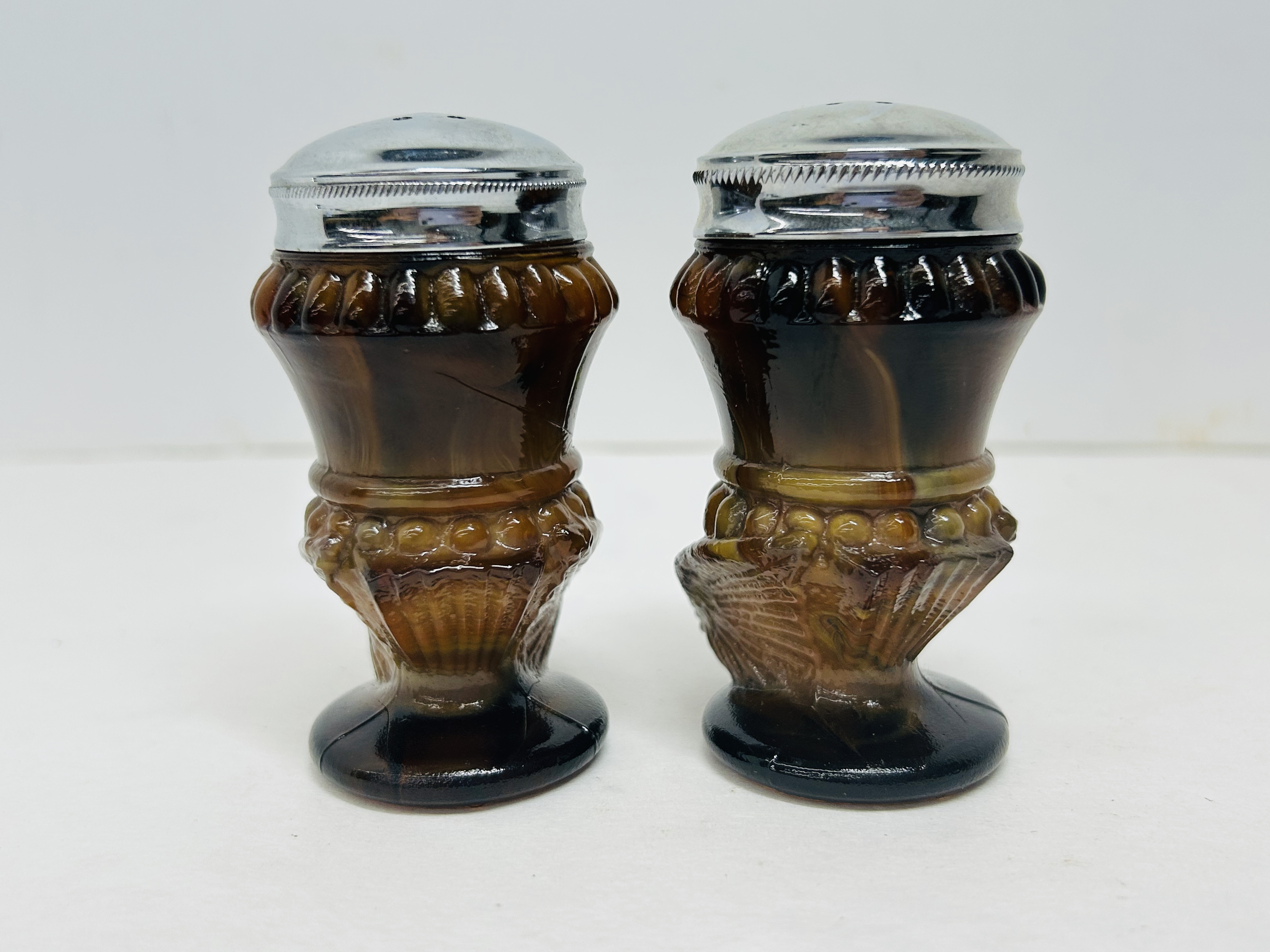 BOYD GLASS SLAG BIRD SHAKERS